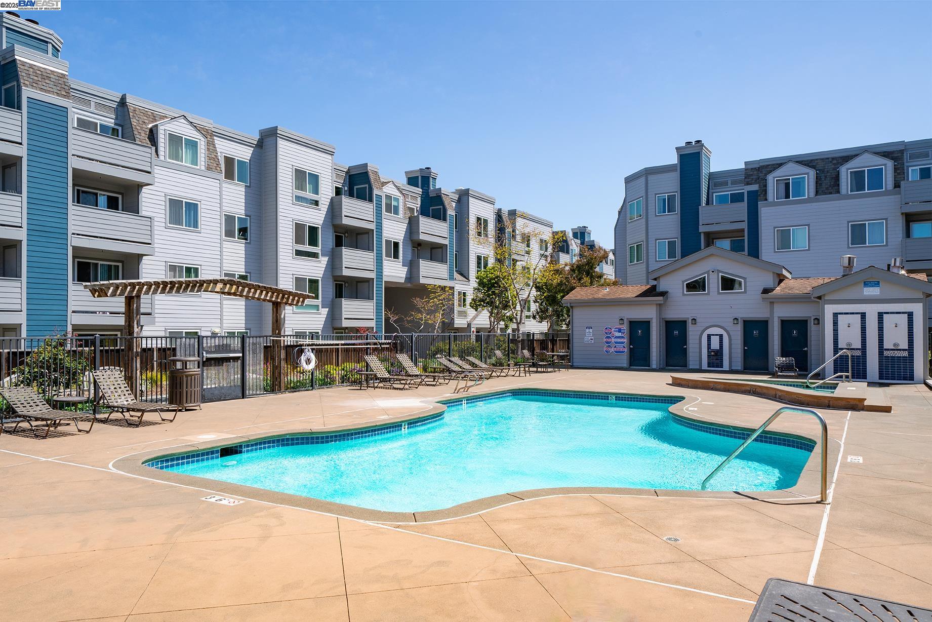 Detail Gallery Image 24 of 40 For 6400 Christie Ave #4319,  Emeryville,  CA 94608 - 1 Beds | 1 Baths
