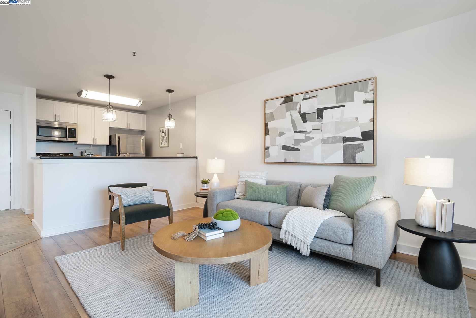 Detail Gallery Image 5 of 40 For 6400 Christie Ave #4319,  Emeryville,  CA 94608 - 1 Beds | 1 Baths