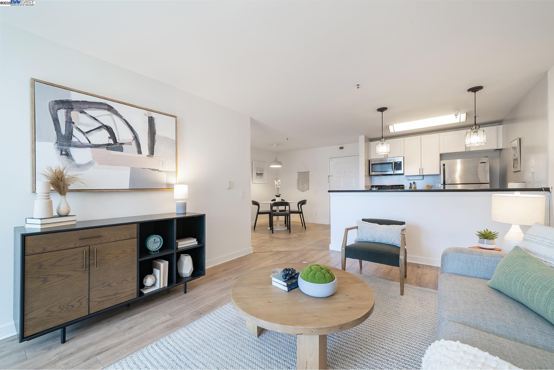 Detail Gallery Image 7 of 40 For 6400 Christie Ave #4319,  Emeryville,  CA 94608 - 1 Beds | 1 Baths
