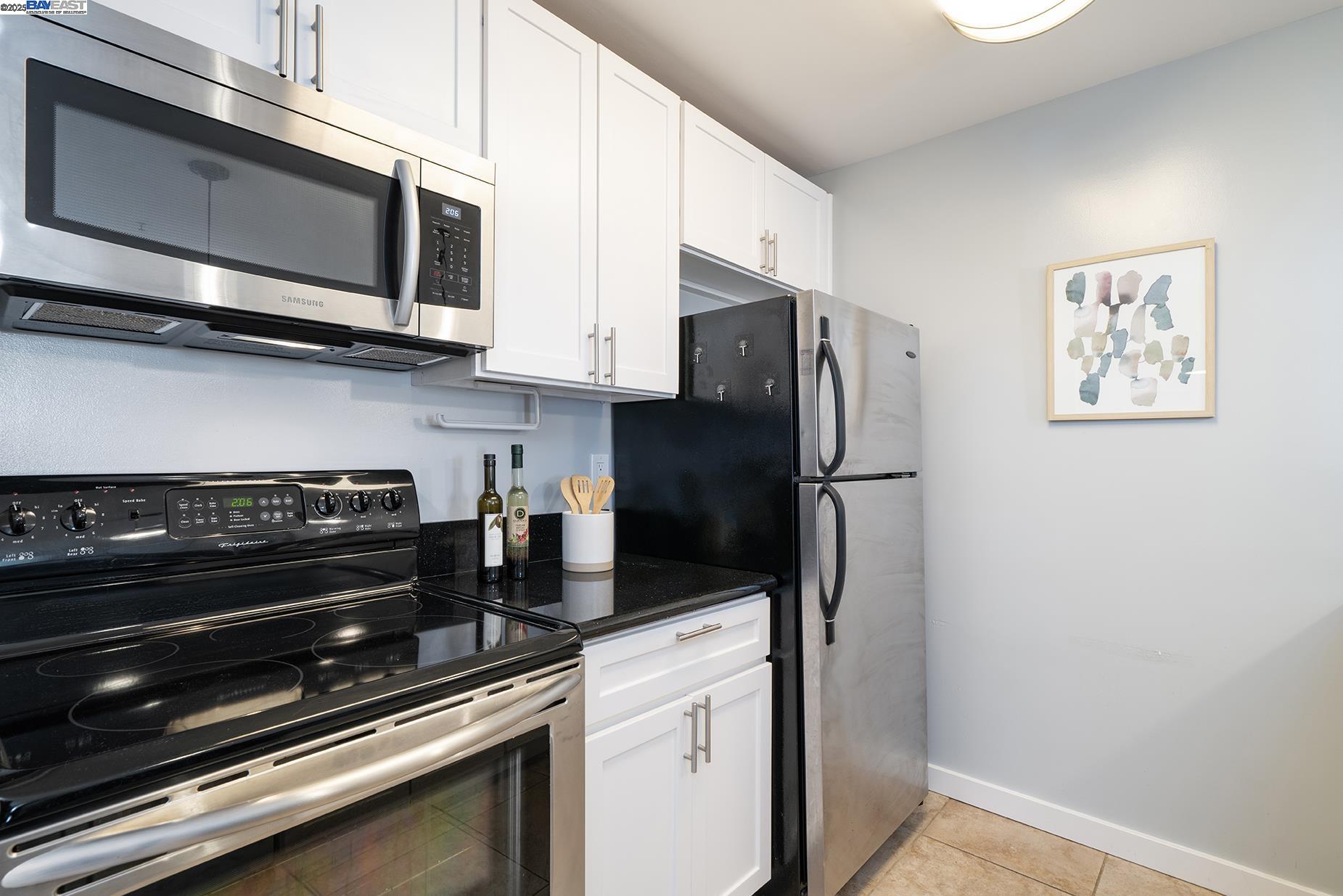 Detail Gallery Image 10 of 40 For 6400 Christie Ave #4319,  Emeryville,  CA 94608 - 1 Beds | 1 Baths