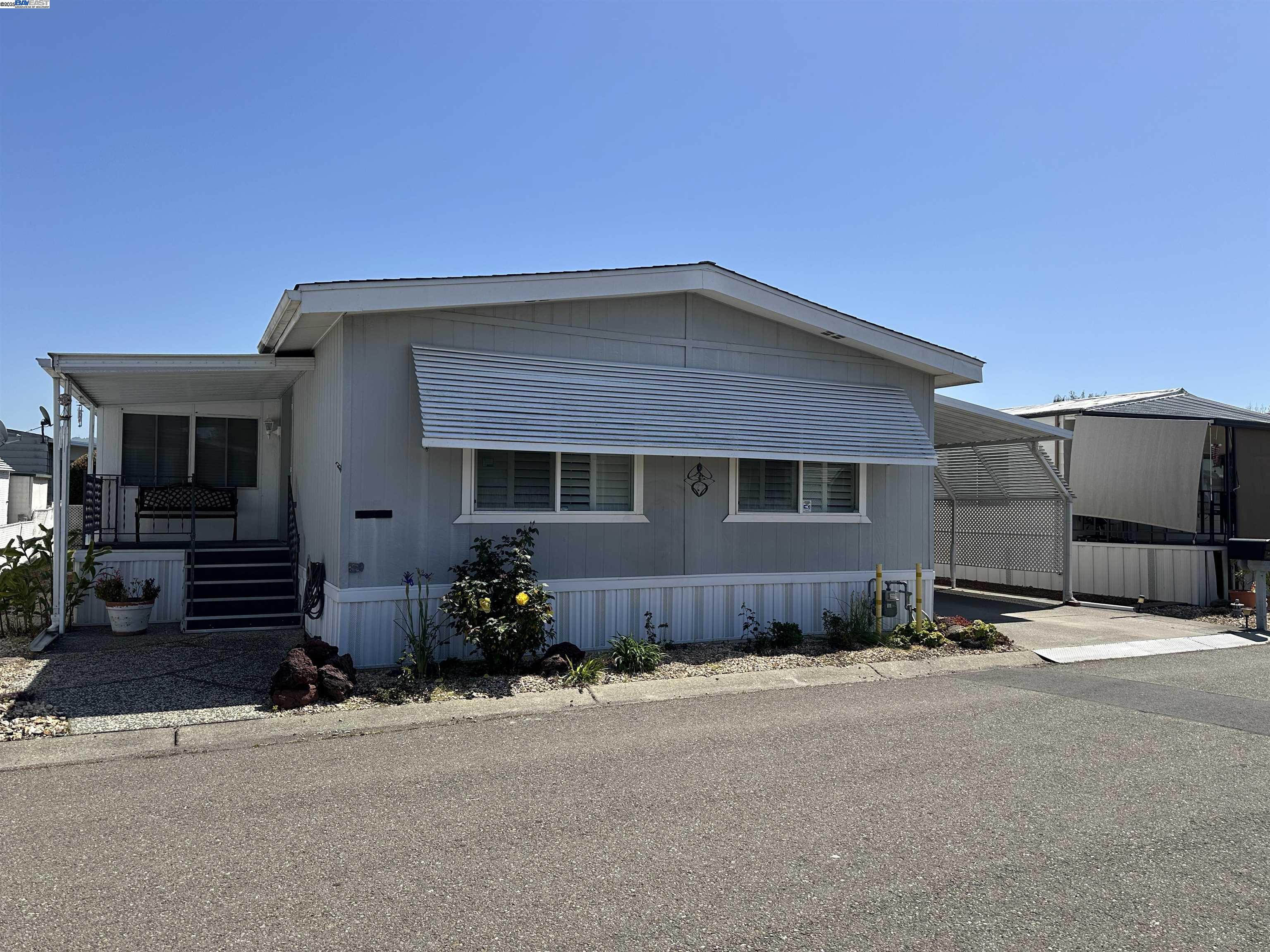 Detail Gallery Image 1 of 1 For 28952 Whitecliff Rd., Hayward,  CA 94544 - 3 Beds | 2 Baths