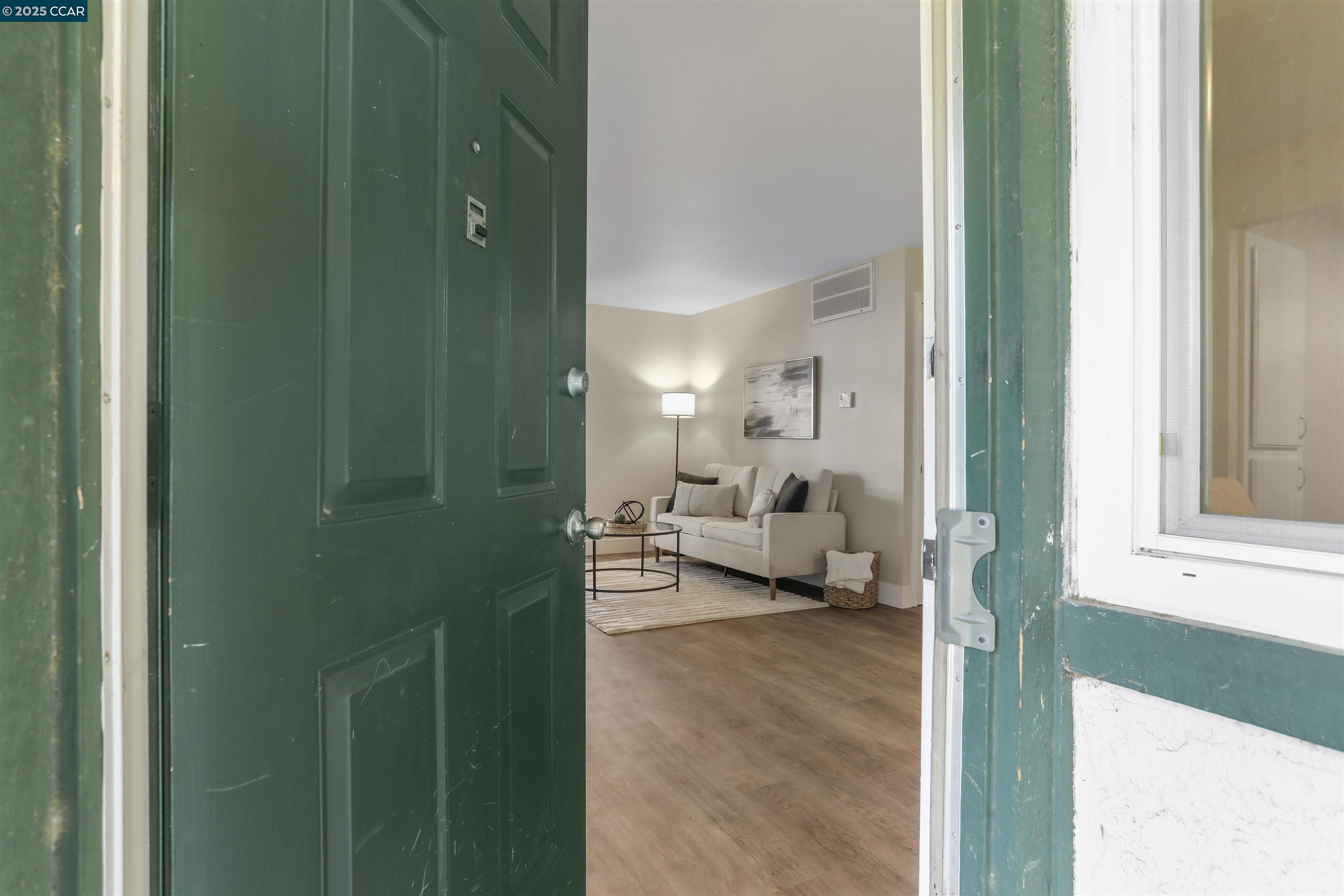 Photo #2: 41093478 Listing 
