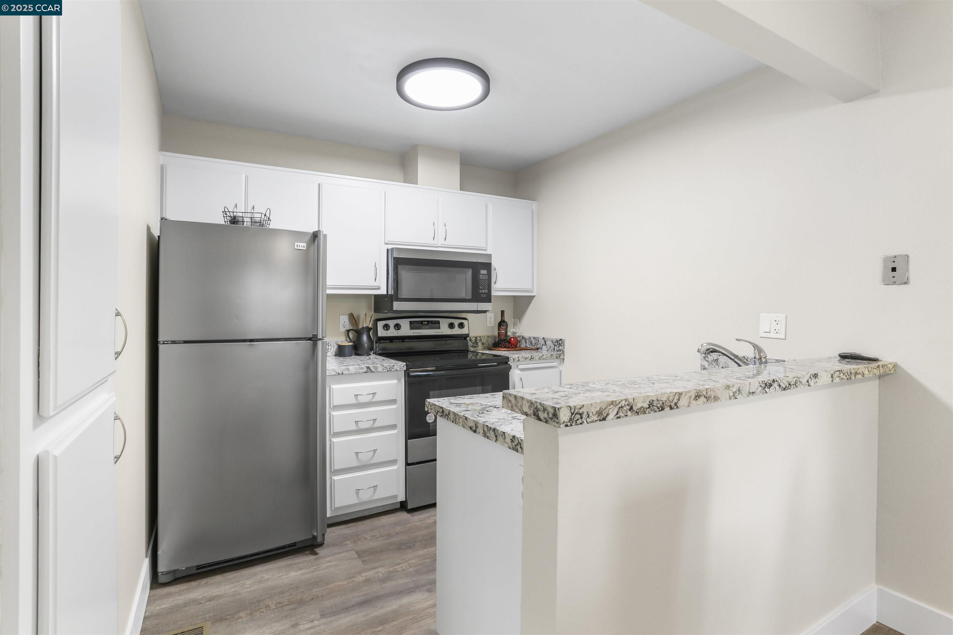 Photo #10: 41093478 Listing: Photo #10