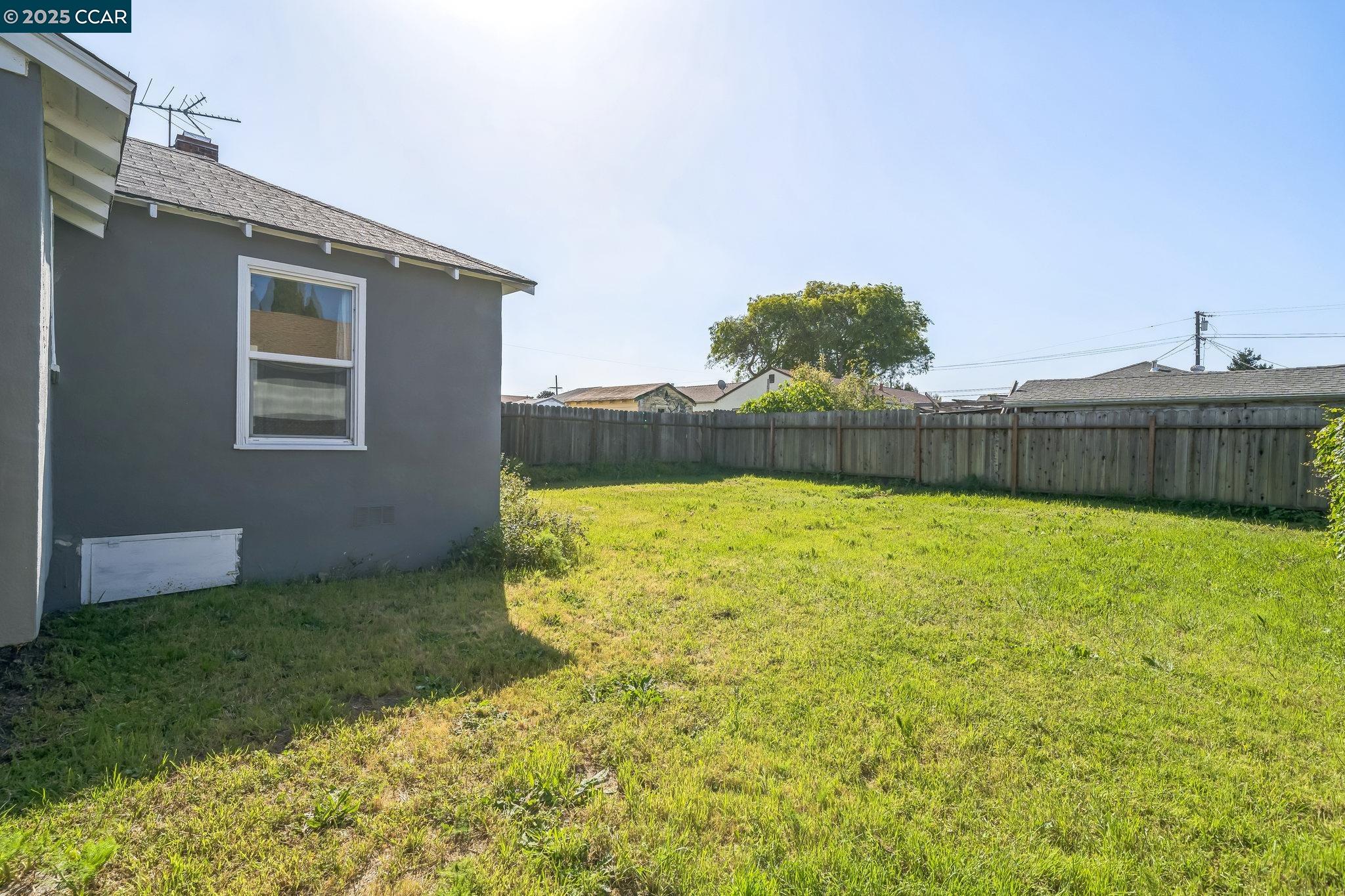 Detail Gallery Image 19 of 22 For 2726 Lowell Ave, Richmond,  CA 94804 - 3 Beds | 1 Baths
