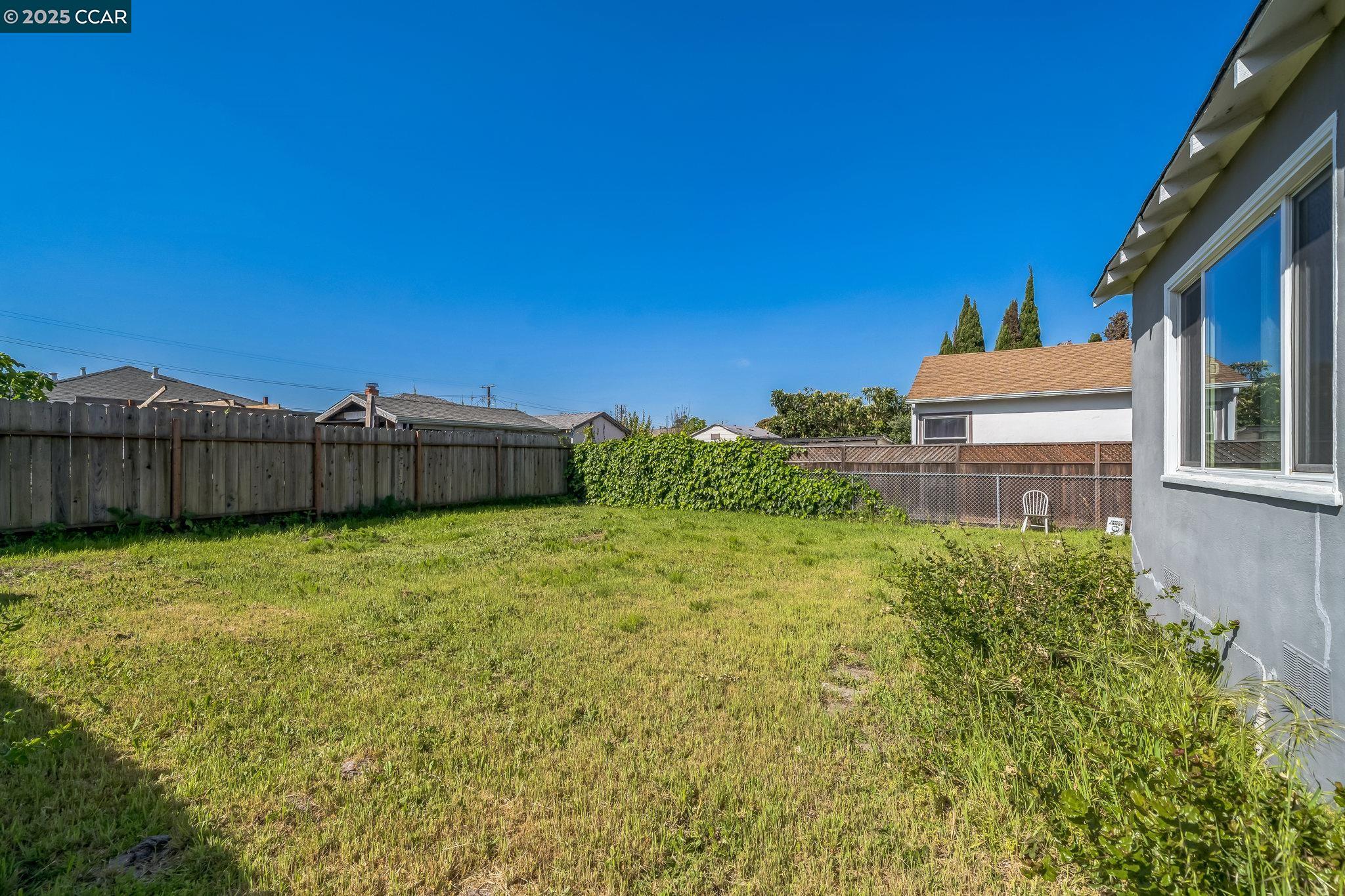 Detail Gallery Image 20 of 22 For 2726 Lowell Ave, Richmond,  CA 94804 - 3 Beds | 1 Baths