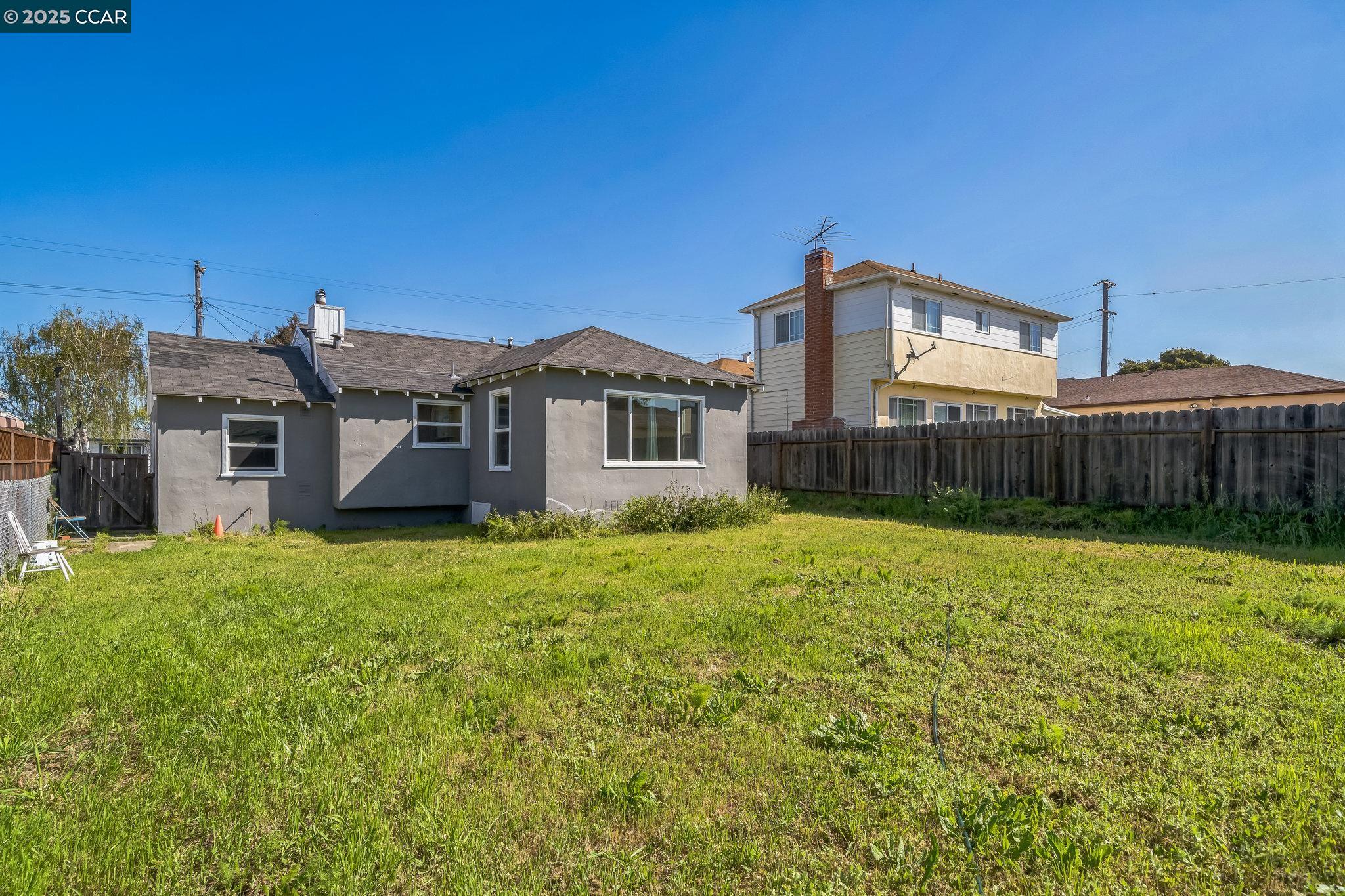 Detail Gallery Image 21 of 22 For 2726 Lowell Ave, Richmond,  CA 94804 - 3 Beds | 1 Baths