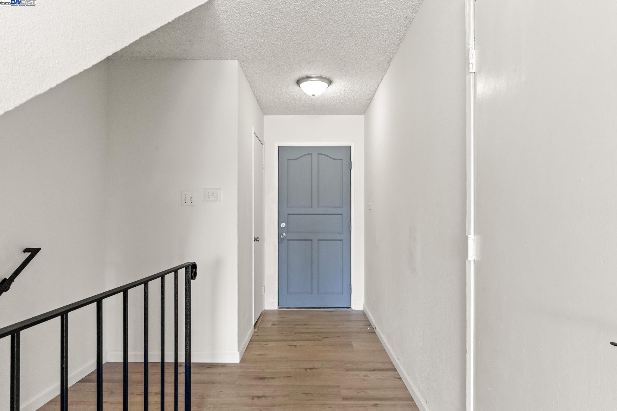 Detail Gallery Image 4 of 41 For 446 Bayview Cir, San Francisco,  CA 94124 - 3 Beds | 2/1 Baths
