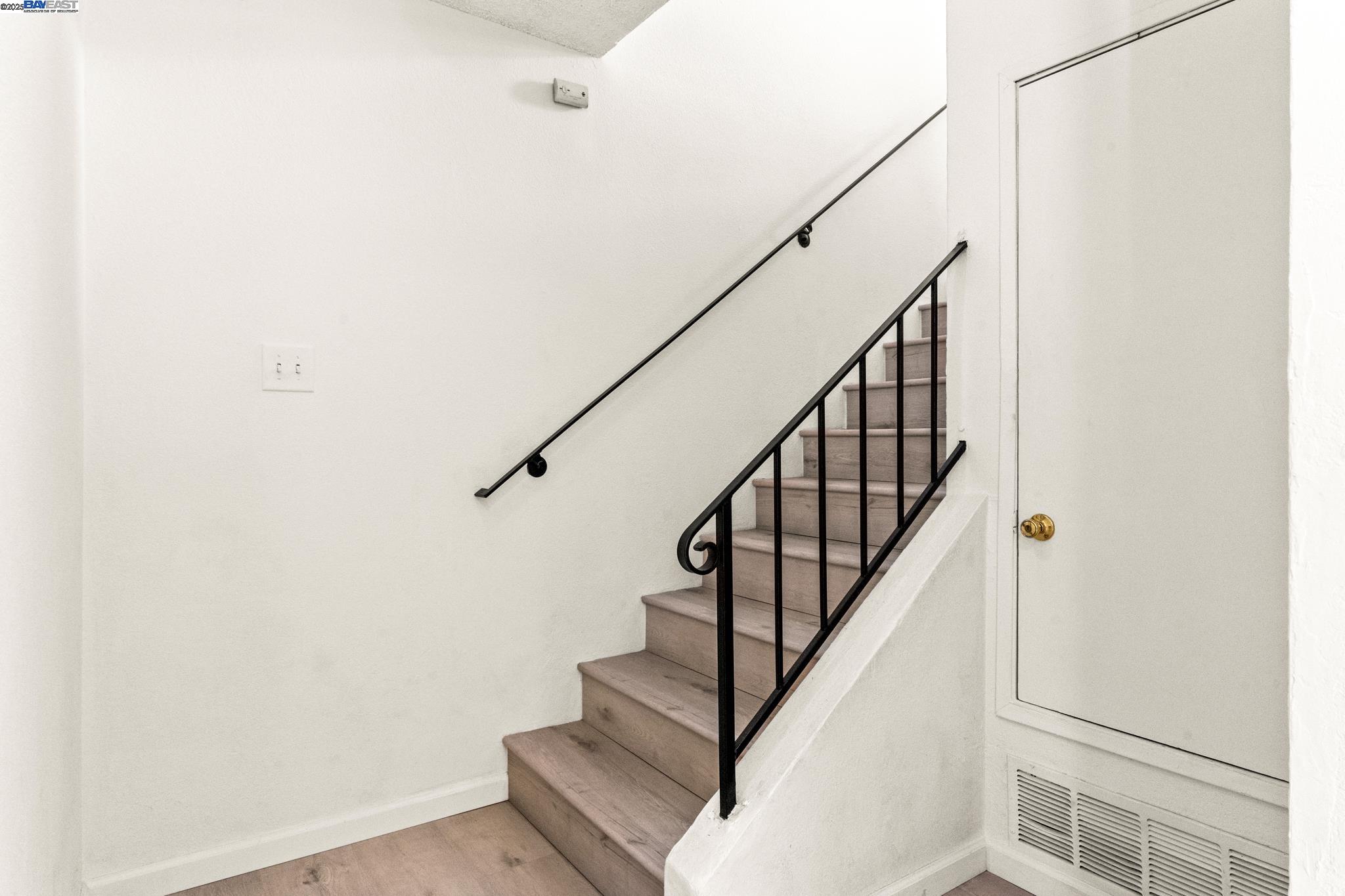 Detail Gallery Image 33 of 41 For 446 Bayview Cir, San Francisco,  CA 94124 - 3 Beds | 2/1 Baths