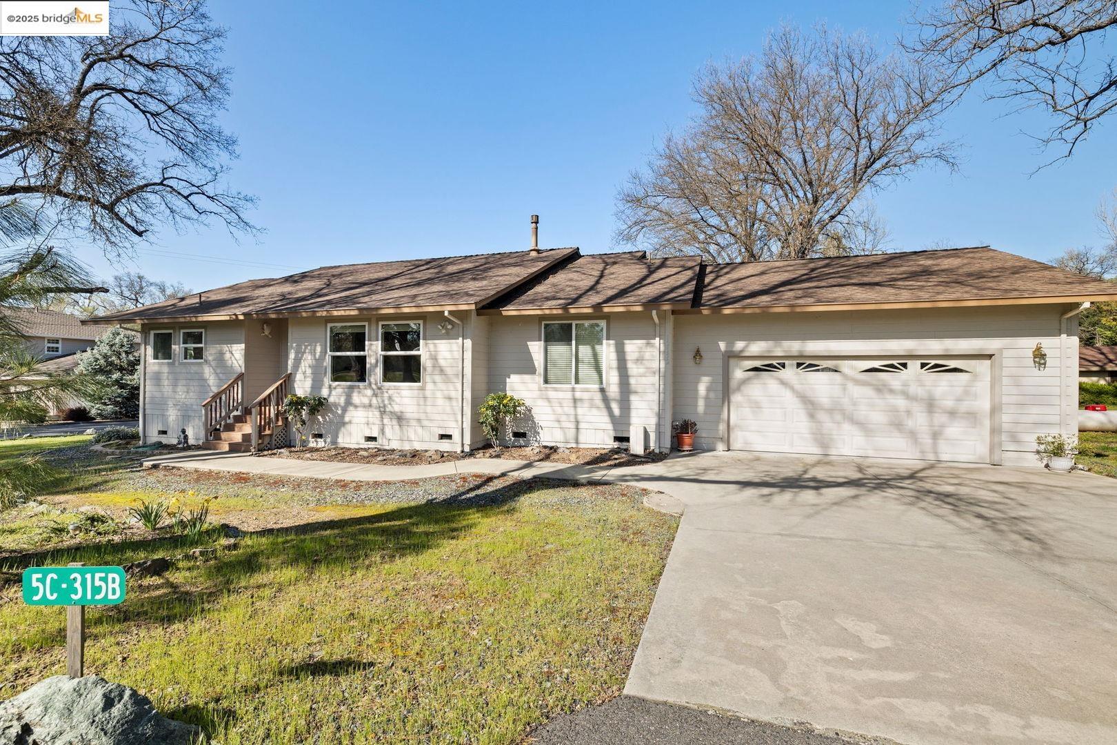 Detail Gallery Image 3 of 40 For 12552 Tannahill, Groveland,  CA 95321 - 3 Beds | 2/1 Baths