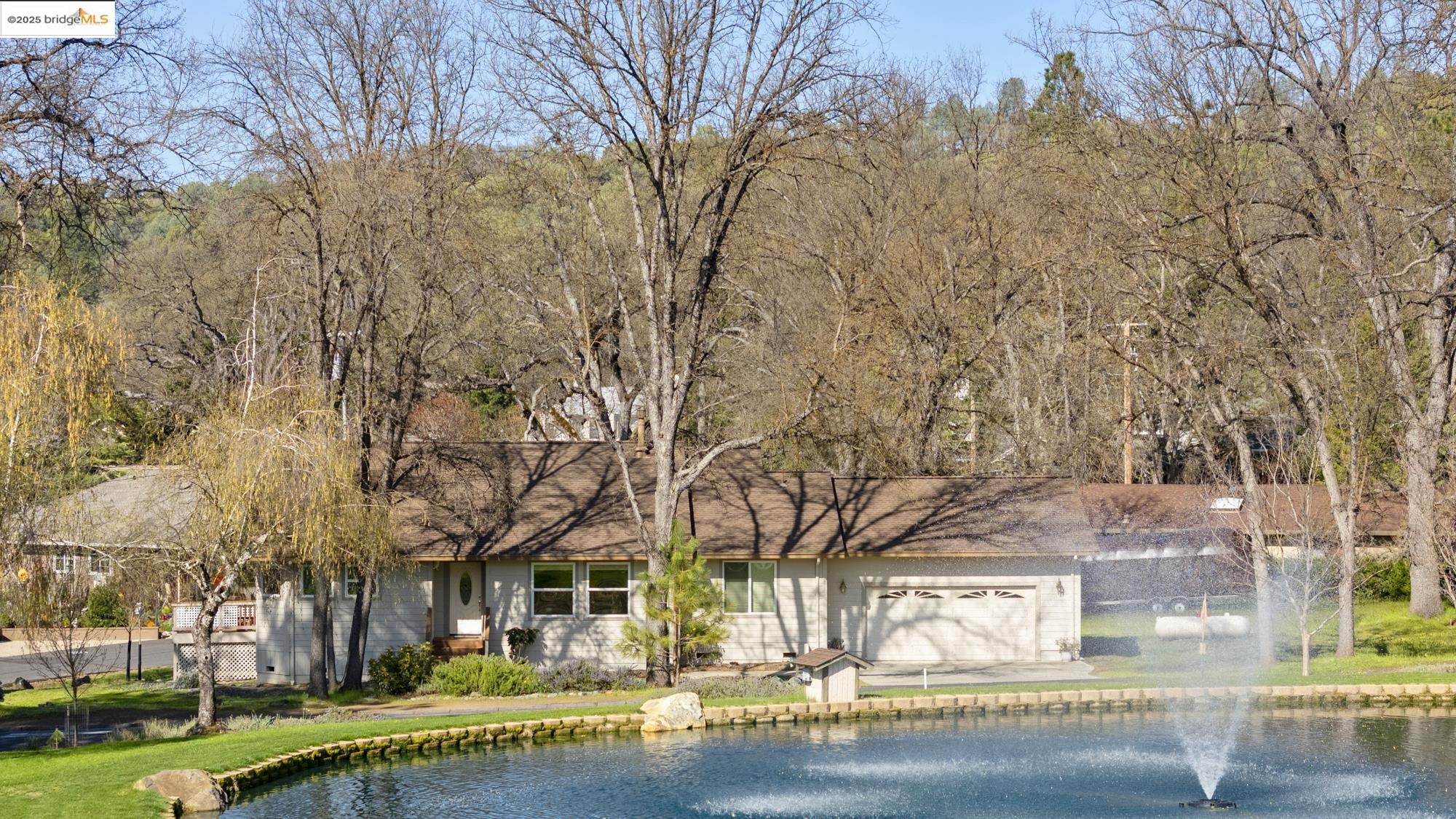 Detail Gallery Image 3 of 41 For 12552 Tannahill, Groveland,  CA 95321 - 3 Beds | 2/1 Baths