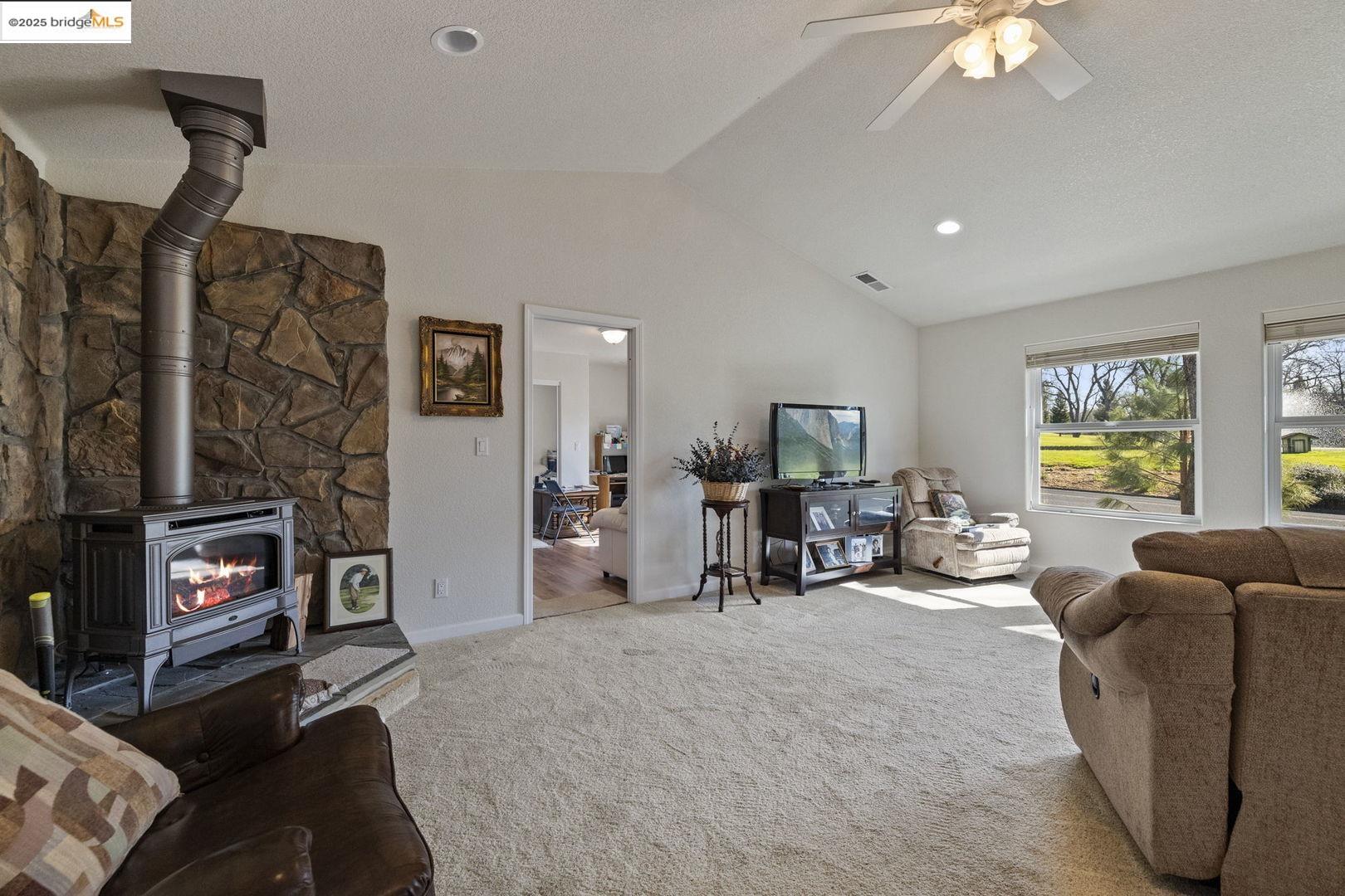 Detail Gallery Image 25 of 41 For 12552 Tannahill, Groveland,  CA 95321 - 3 Beds | 2/1 Baths