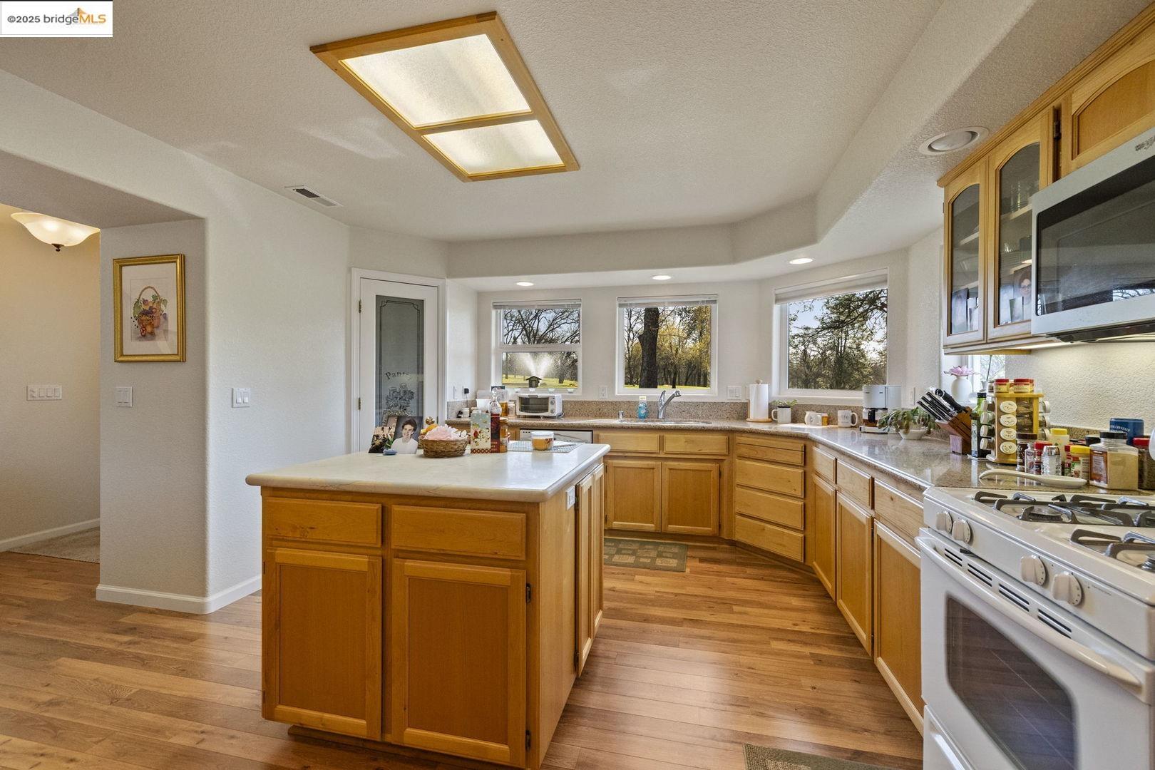 Detail Gallery Image 27 of 40 For 12552 Tannahill, Groveland,  CA 95321 - 3 Beds | 2/1 Baths