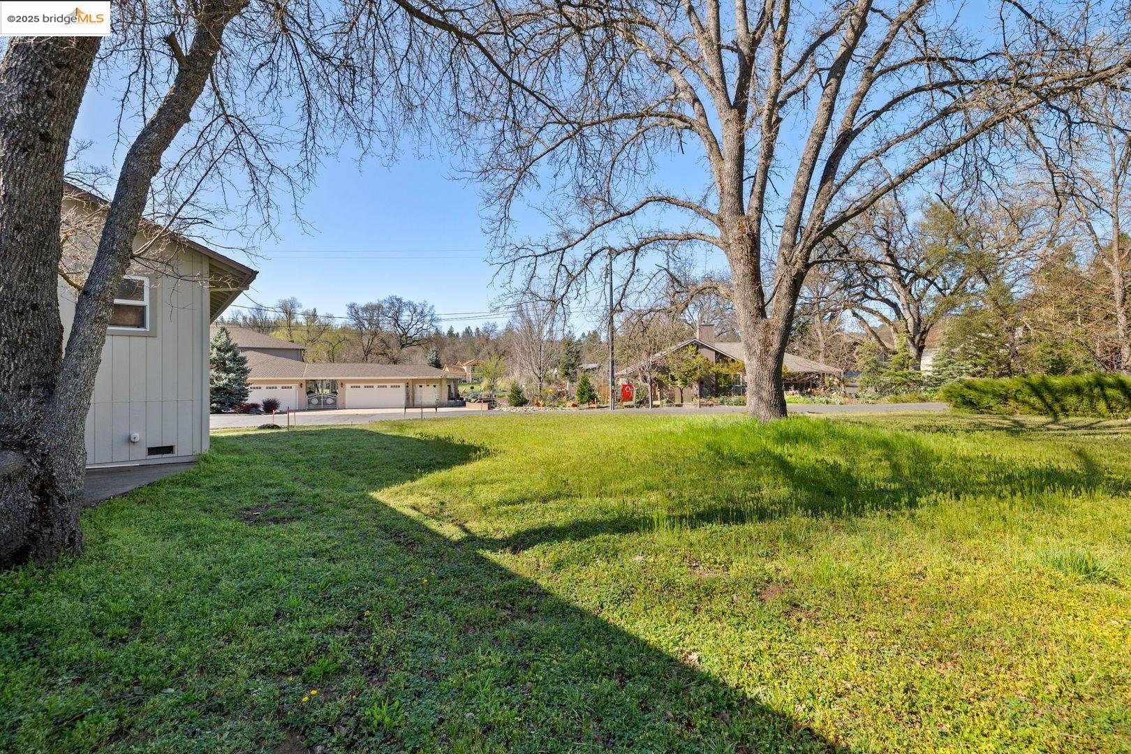 Detail Gallery Image 6 of 40 For 12552 Tannahill, Groveland,  CA 95321 - 3 Beds | 2/1 Baths