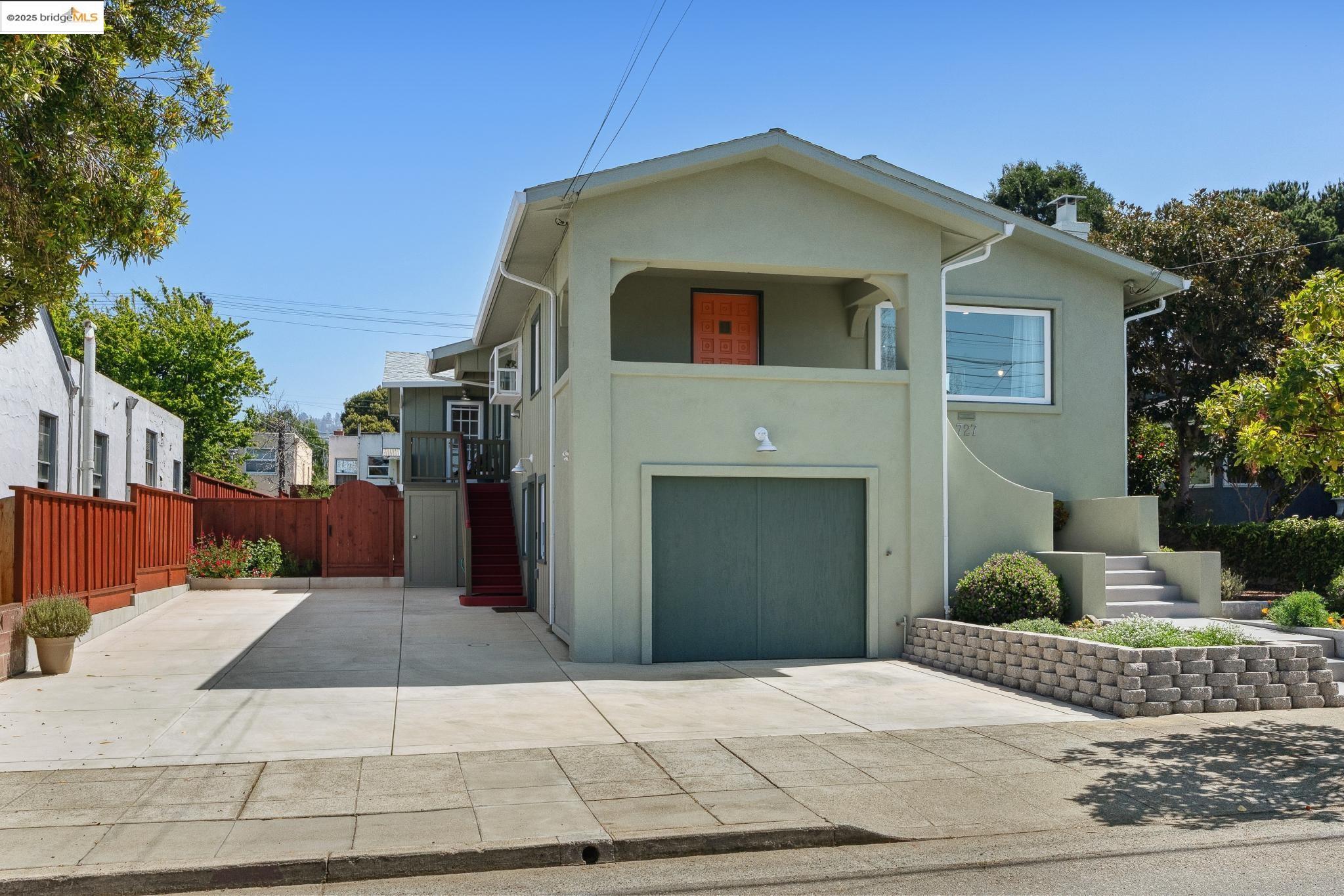 Detail Gallery Image 1 of 1 For 727 Cornell Ave, Albany,  CA 94706 - 5 Beds | 3 Baths