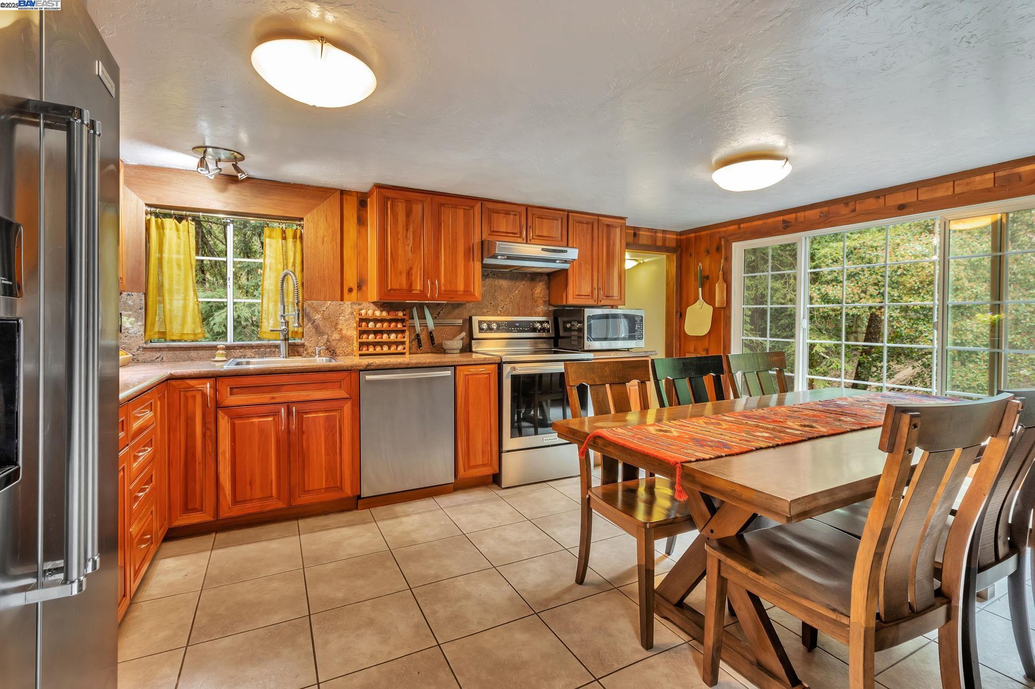Detail Gallery Image 16 of 42 For 17835 Highway 9, Boulder Creek,  CA 95006 - 3 Beds | 2 Baths