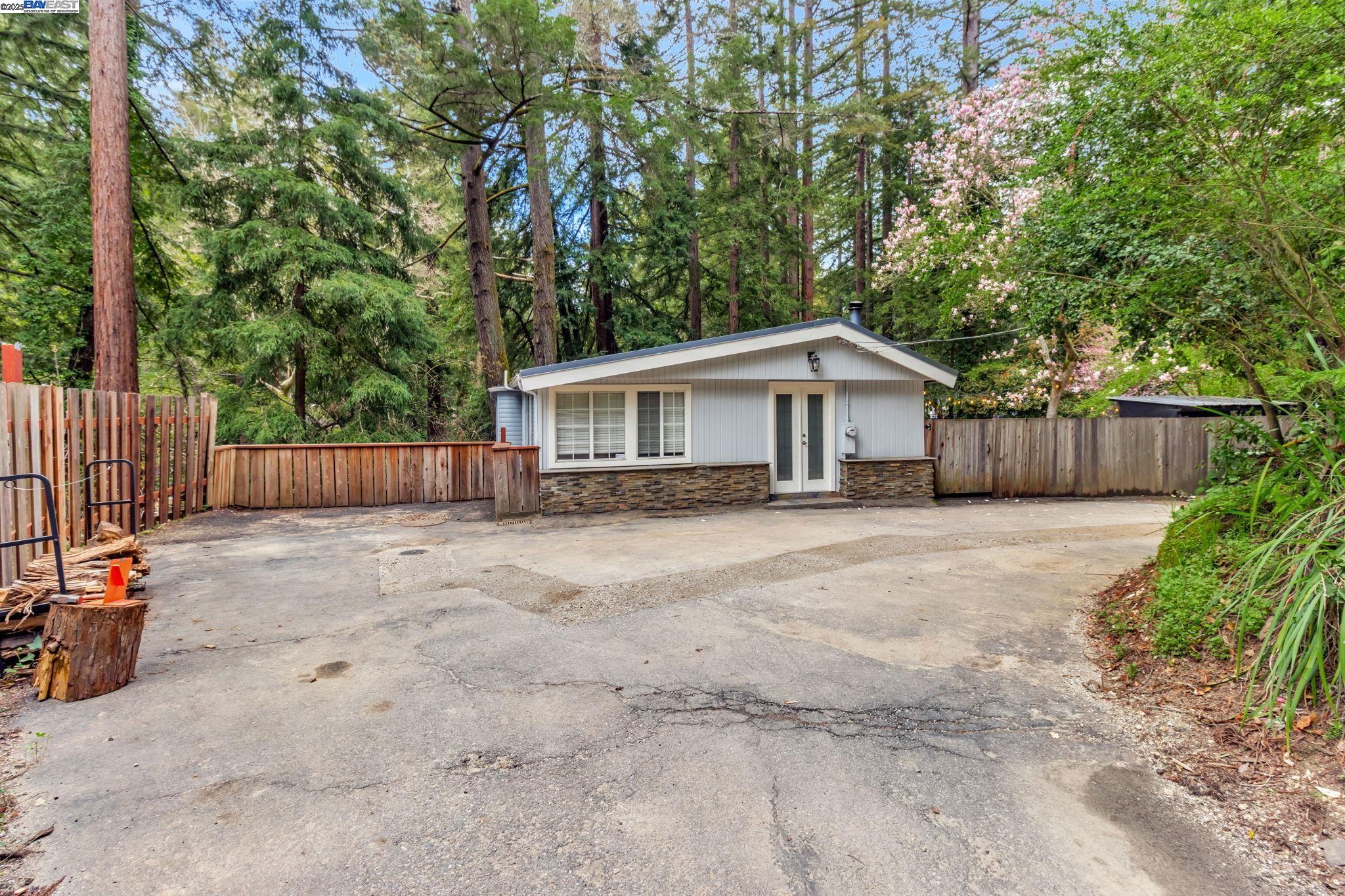 Detail Gallery Image 3 of 42 For 17835 Highway 9, Boulder Creek,  CA 95006 - 3 Beds | 2 Baths