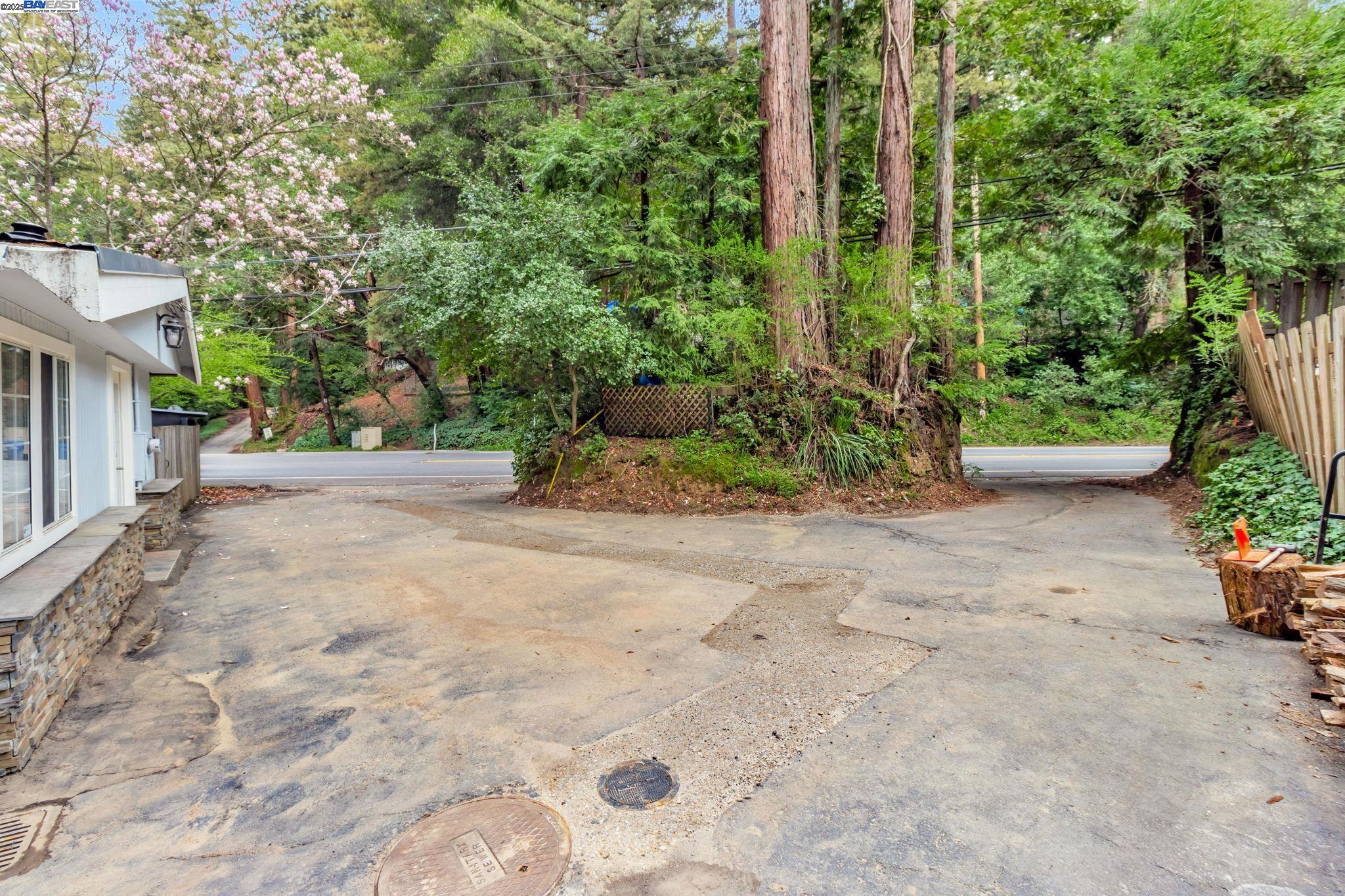 Detail Gallery Image 4 of 42 For 17835 Highway 9, Boulder Creek,  CA 95006 - 3 Beds | 2 Baths