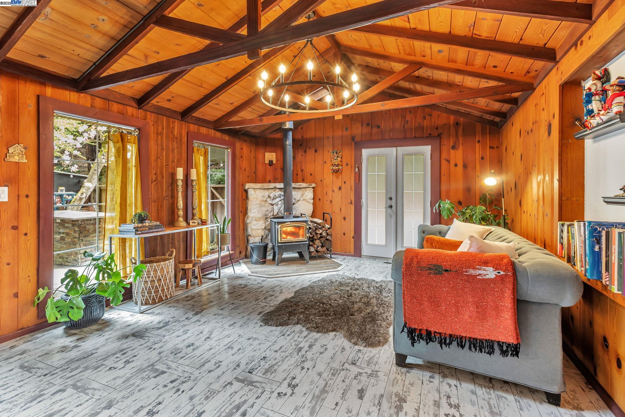 Detail Gallery Image 7 of 42 For 17835 Highway 9, Boulder Creek,  CA 95006 - 3 Beds | 2 Baths