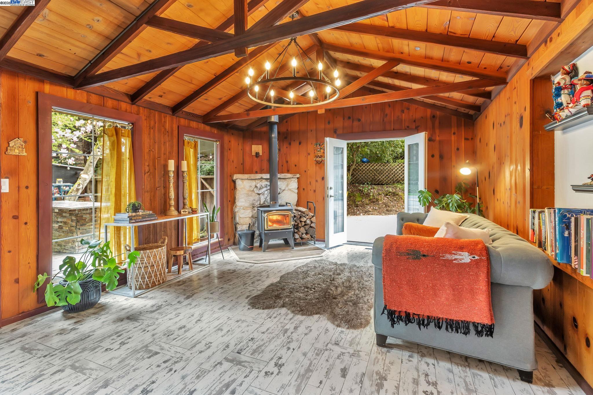 Detail Gallery Image 8 of 42 For 17835 Highway 9, Boulder Creek,  CA 95006 - 3 Beds | 2 Baths
