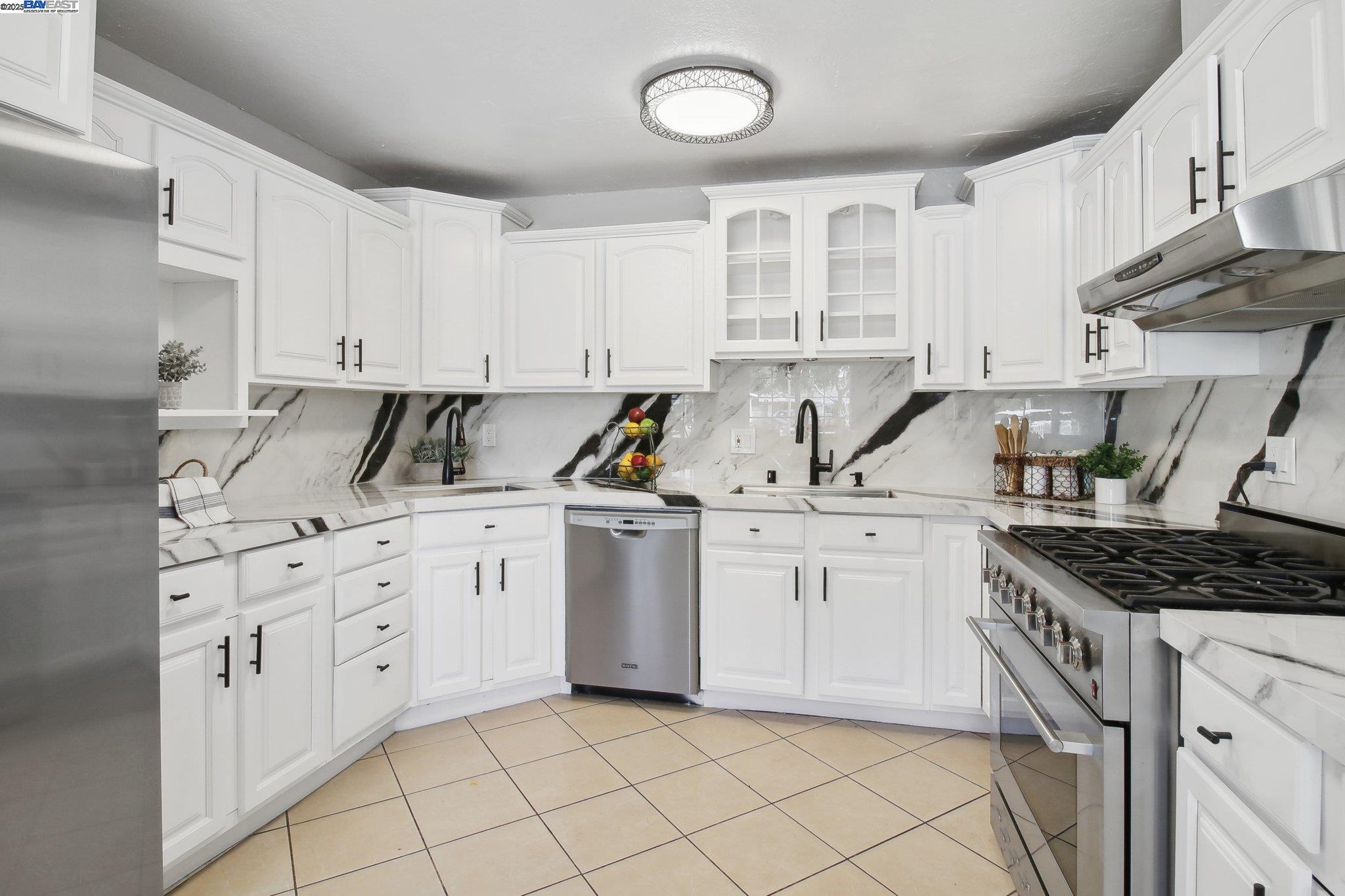 Detail Gallery Image 8 of 50 For 2714 Ophelia Ct, San Jose,  CA 95122 - 7 Beds | 3/1 Baths