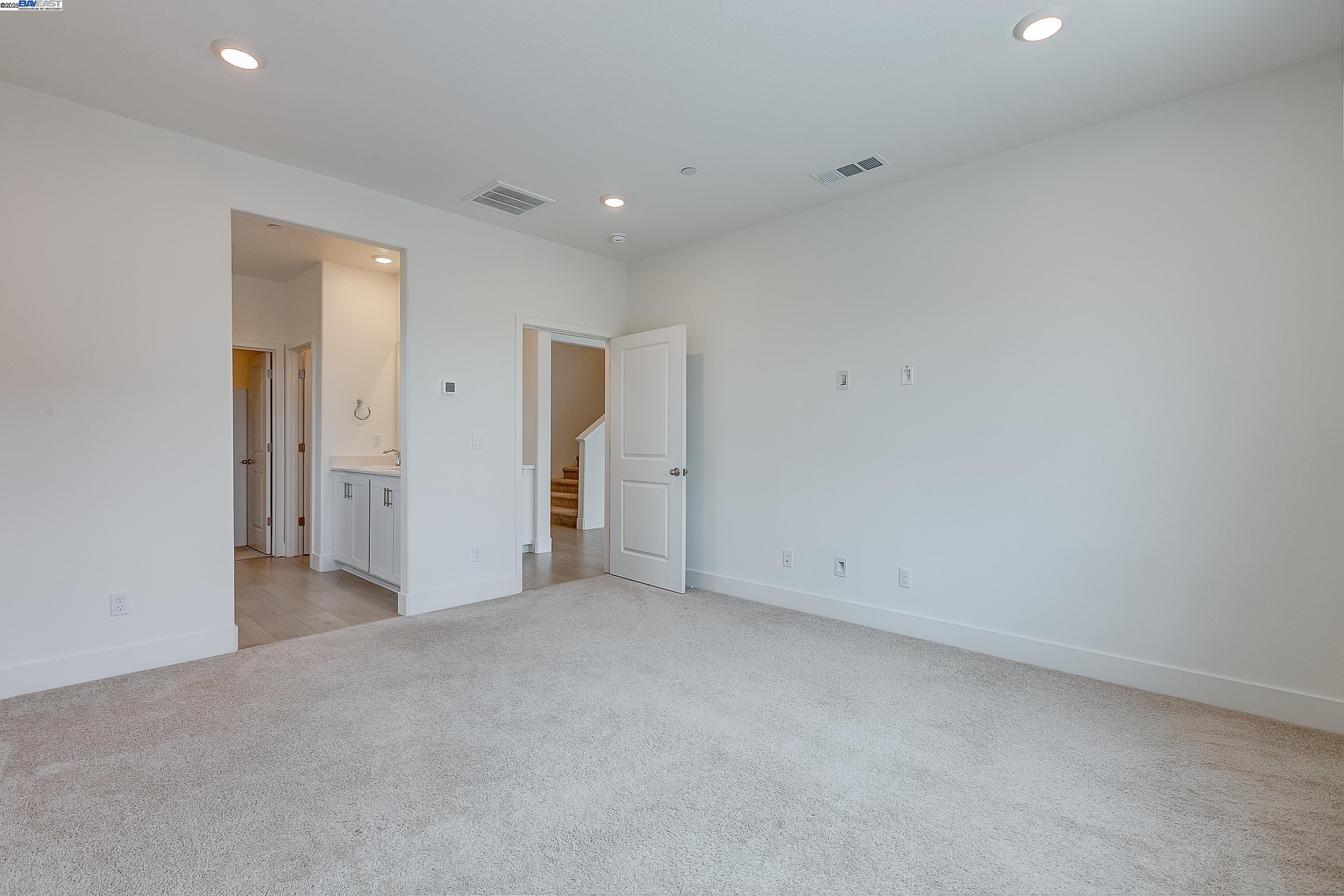 Detail Gallery Image 16 of 60 For 1227 Richardson Rd, Lathrop,  CA 95330-7600 - 5 Beds | 3 Baths