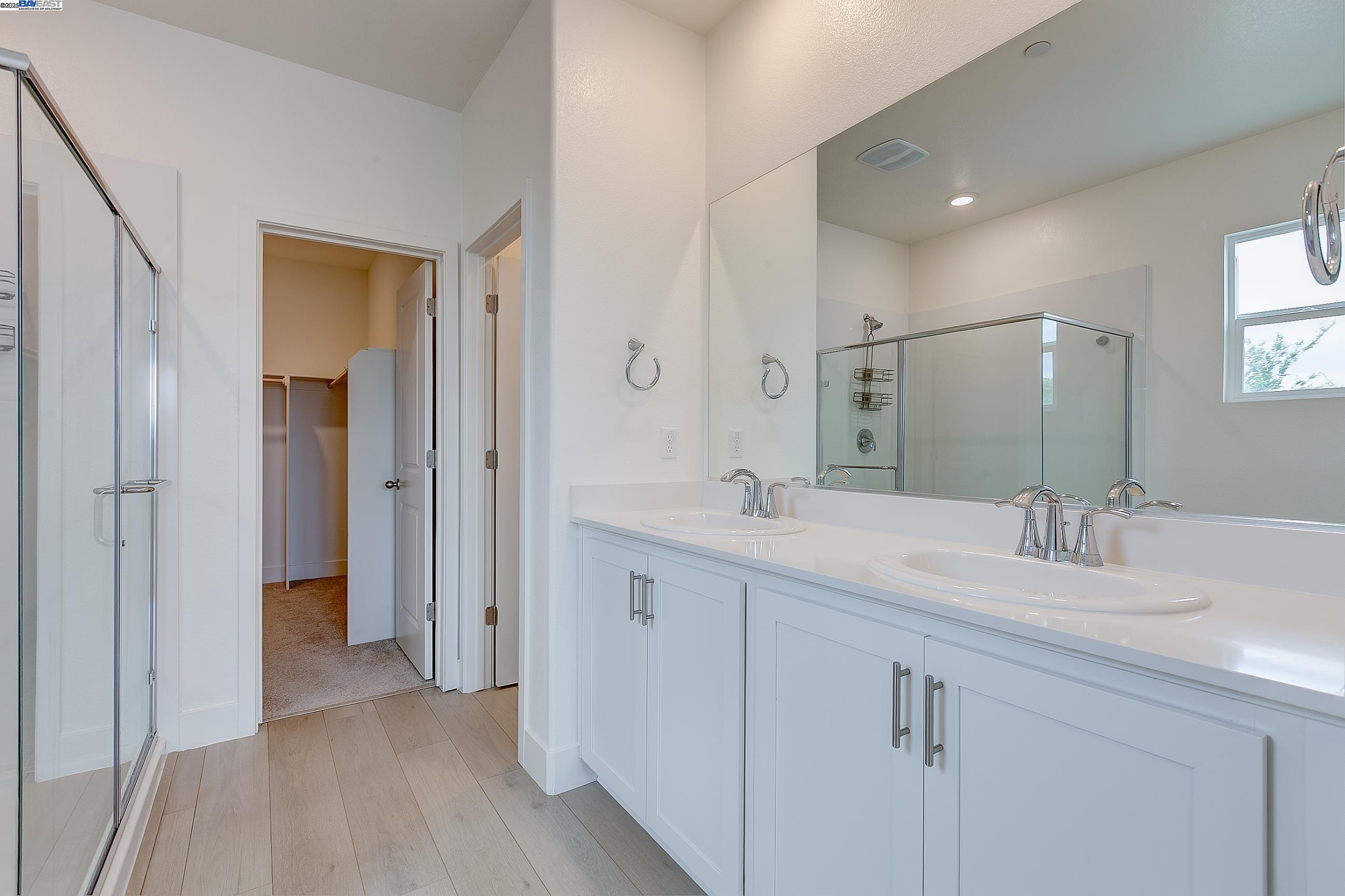 Detail Gallery Image 18 of 60 For 1227 Richardson Rd, Lathrop,  CA 95330-7600 - 5 Beds | 3 Baths