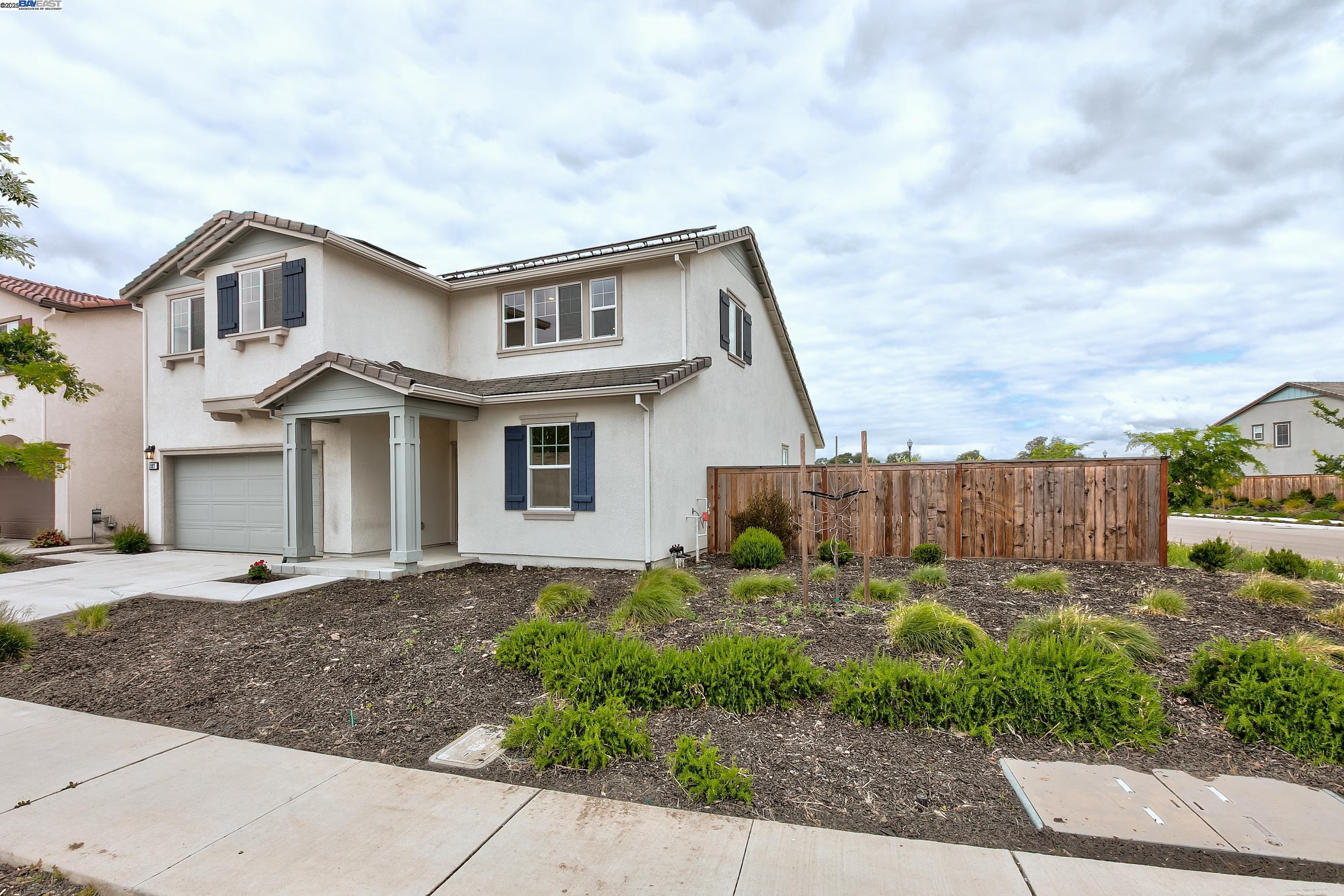Detail Gallery Image 3 of 60 For 1227 Richardson Rd, Lathrop,  CA 95330-7600 - 5 Beds | 3 Baths