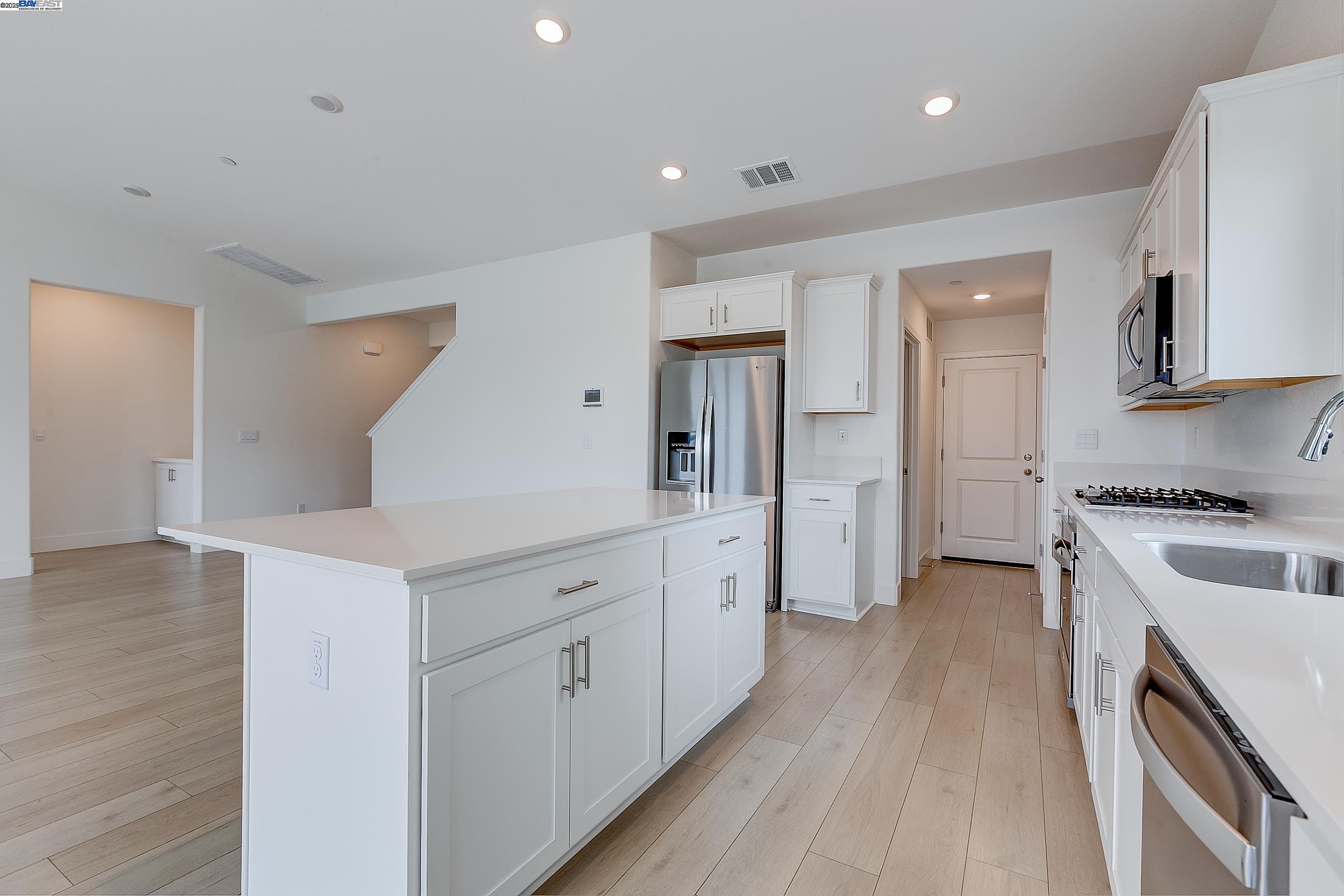 Detail Gallery Image 32 of 60 For 1227 Richardson Rd, Lathrop,  CA 95330-7600 - 5 Beds | 3 Baths