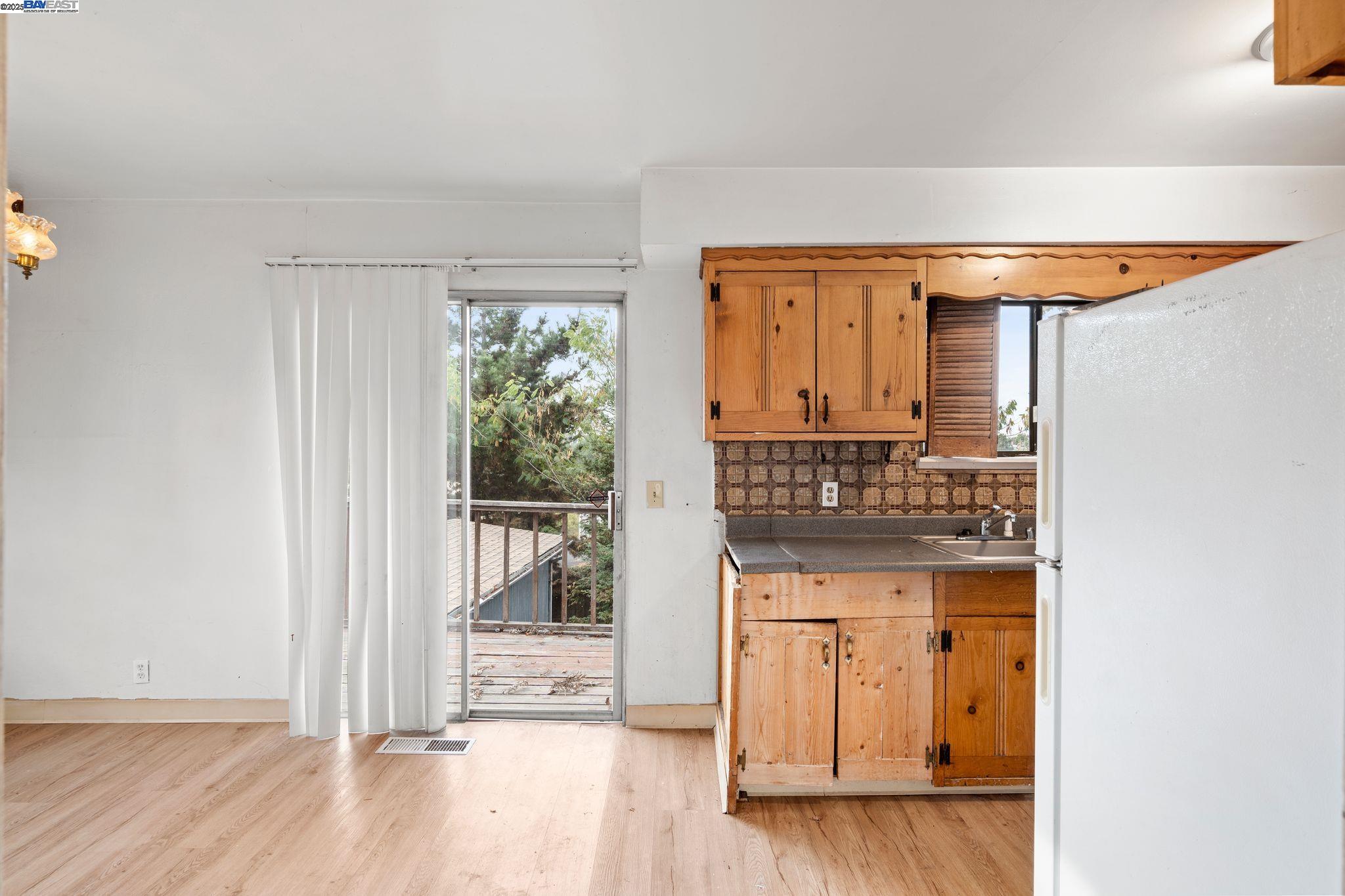 Detail Gallery Image 10 of 34 For 4801 Fair Ave, Oakland,  CA 94619 - 3 Beds | 1/1 Baths