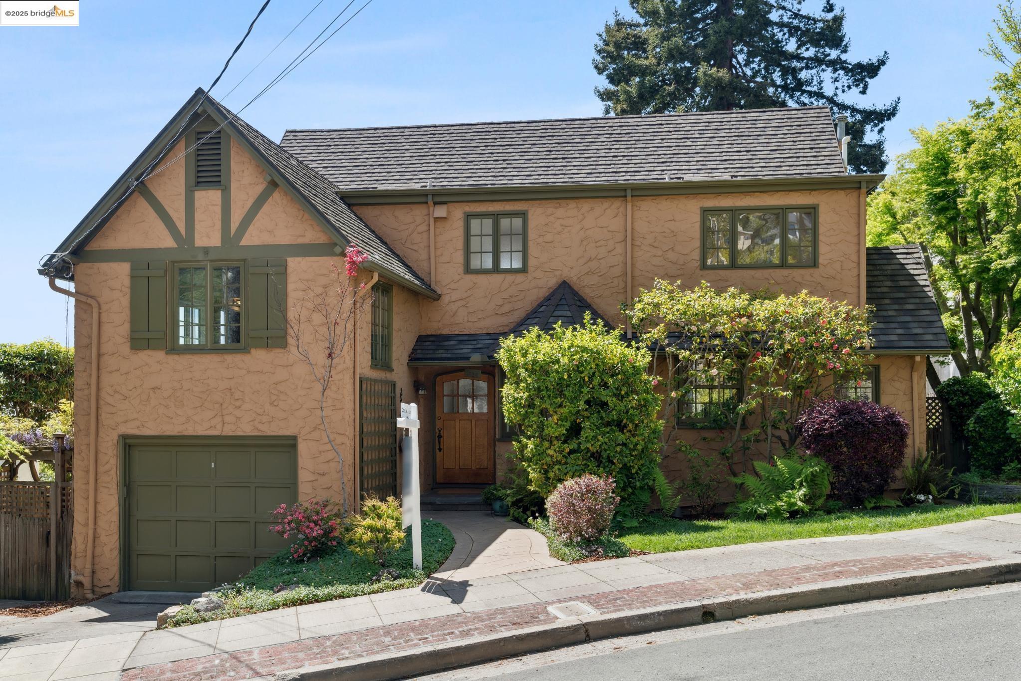 Detail Gallery Image 1 of 1 For 1626 Le Roy Ave, Berkeley,  CA 94709 - 4 Beds | 3 Baths