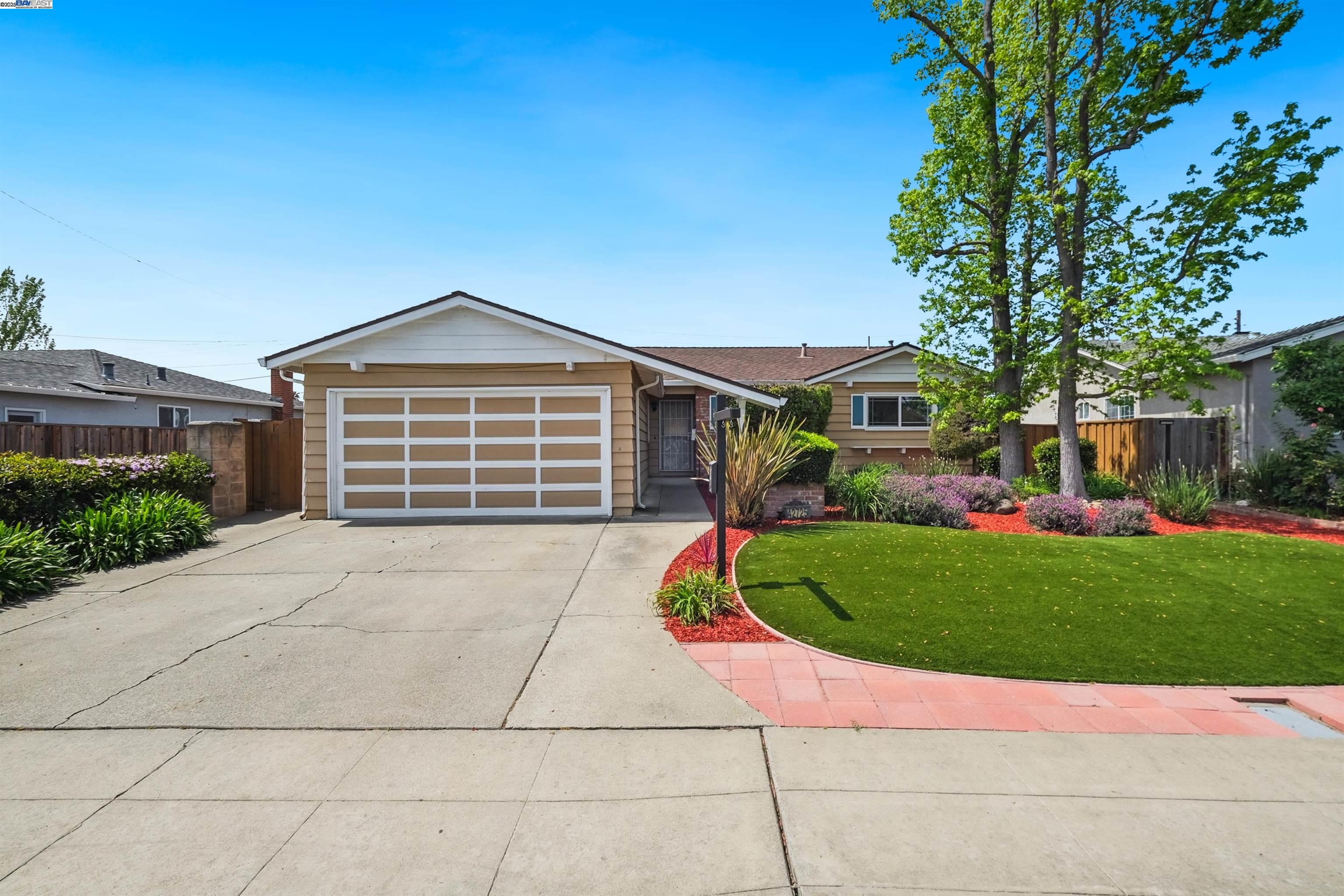 Detail Gallery Image 1 of 1 For 42725 Everglades Park Dr, Fremont,  CA 94538 - 3 Beds | 2 Baths