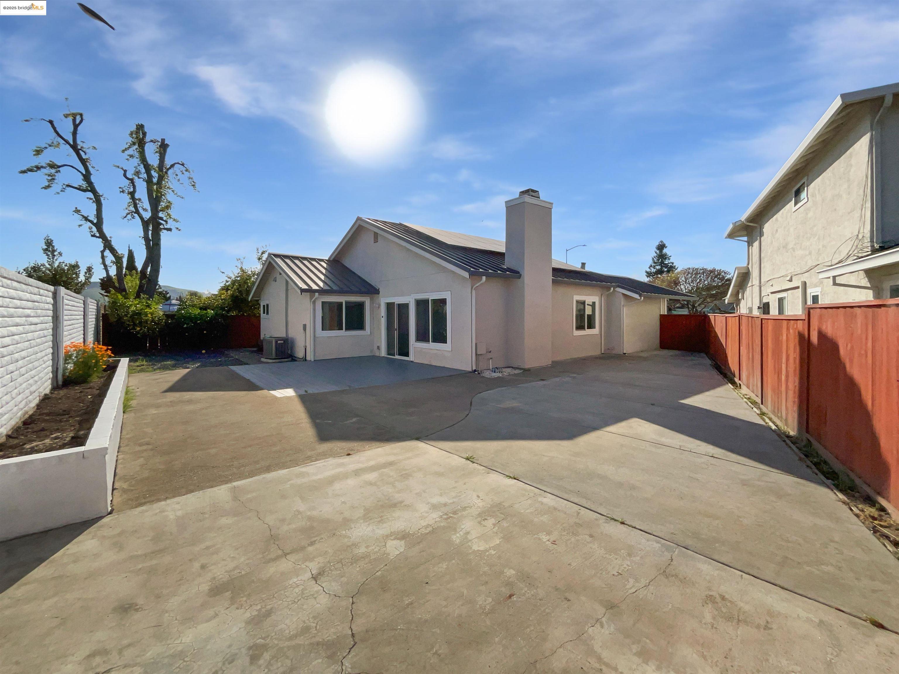 Detail Gallery Image 25 of 32 For 2579 Bishop Ave, Fremont,  CA 94536 - 3 Beds | 2 Baths