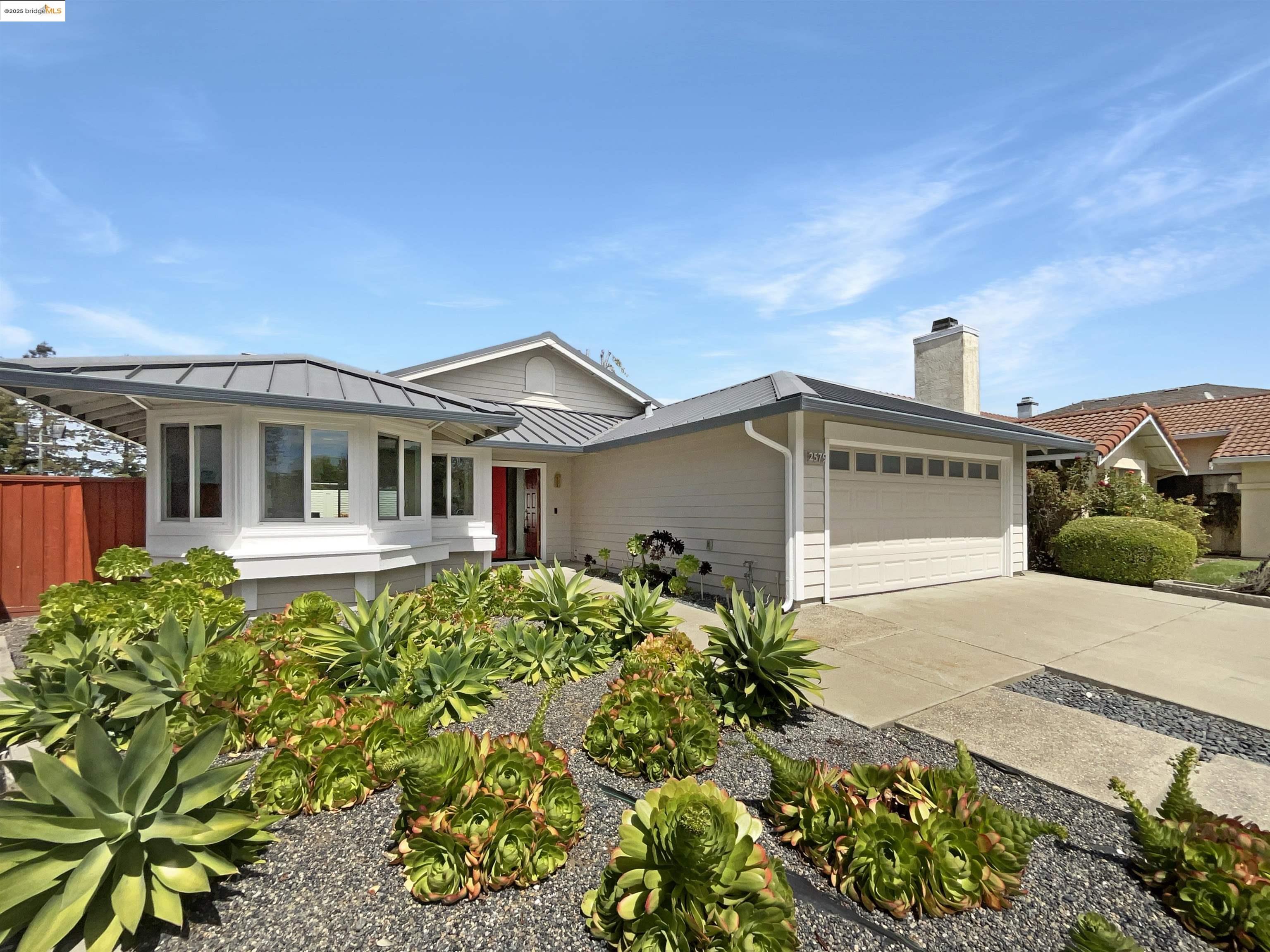 Detail Gallery Image 10 of 32 For 2579 Bishop Ave, Fremont,  CA 94536 - 3 Beds | 2 Baths