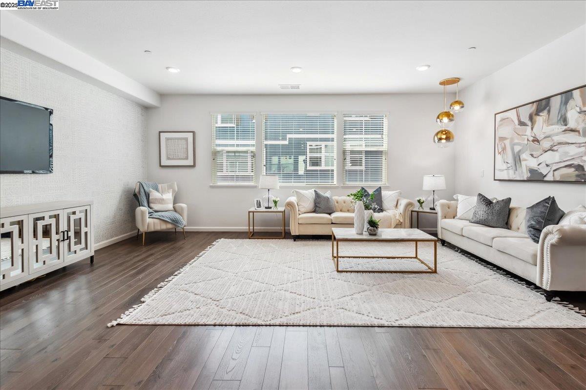 Photo #4: 41093525 Listing: Photo #4