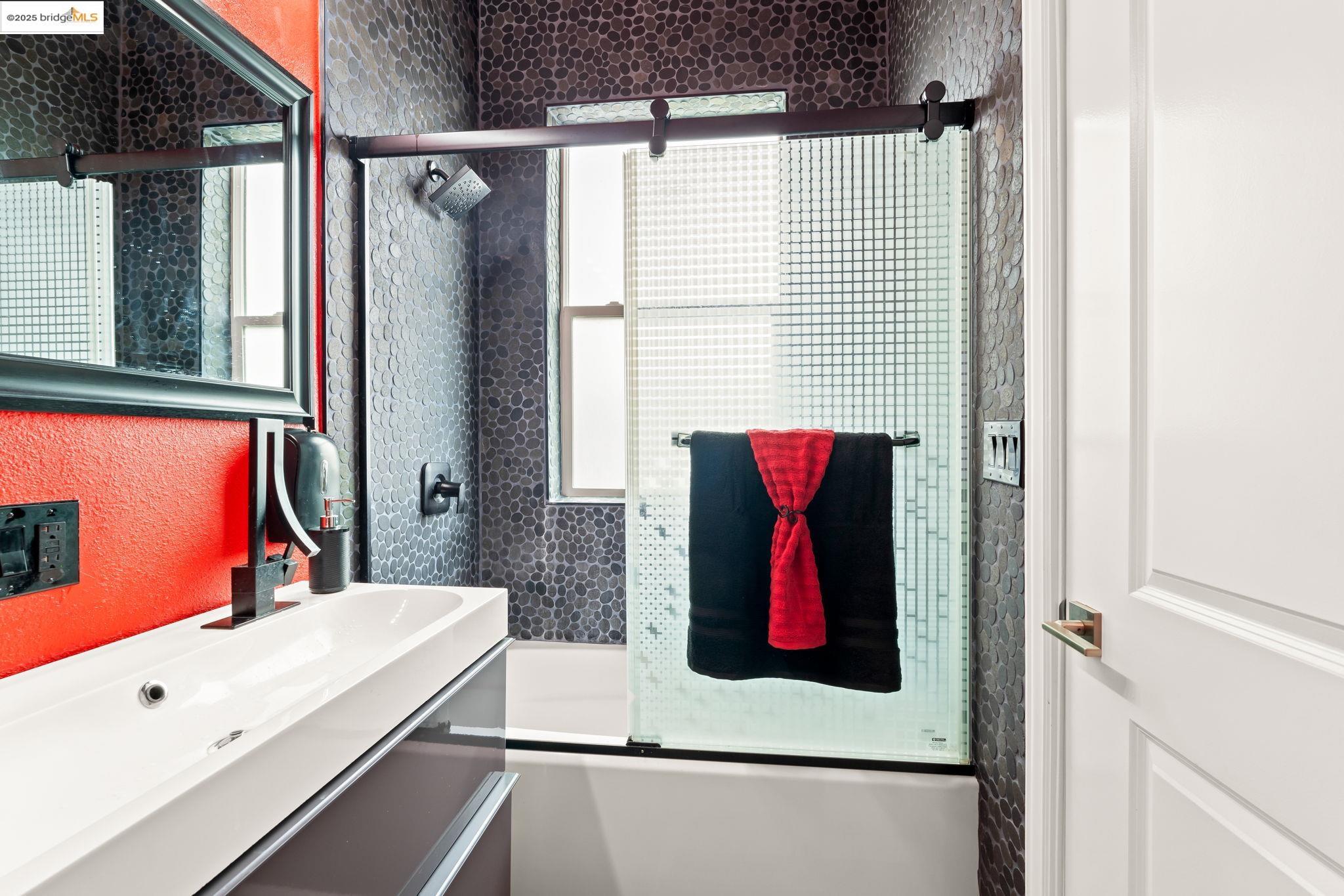 Detail Gallery Image 20 of 23 For 3136 Florida Ave, Richmond,  CA 94804 - 4 Beds | 2/1 Baths