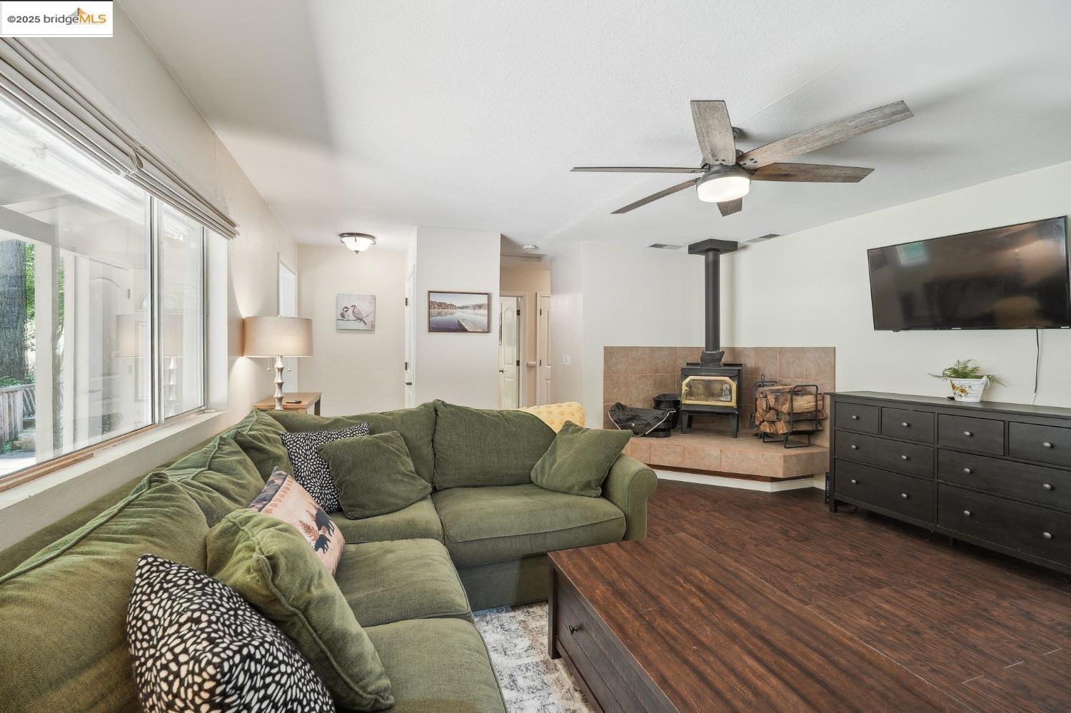 Detail Gallery Image 6 of 16 For 1254 Ponderosa Way 1, Arnold,  CA 95223 - 3 Beds | 1/1 Baths
