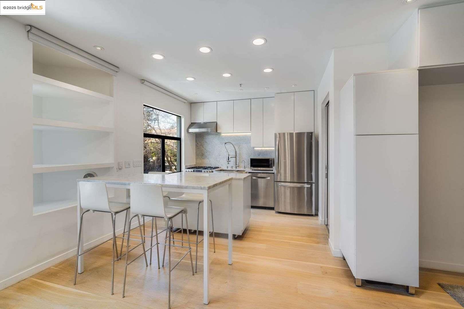 Detail Gallery Image 4 of 25 For 1849 Shattuck Ave #201,  Berkeley,  CA 94709 - 1 Beds | 1 Baths