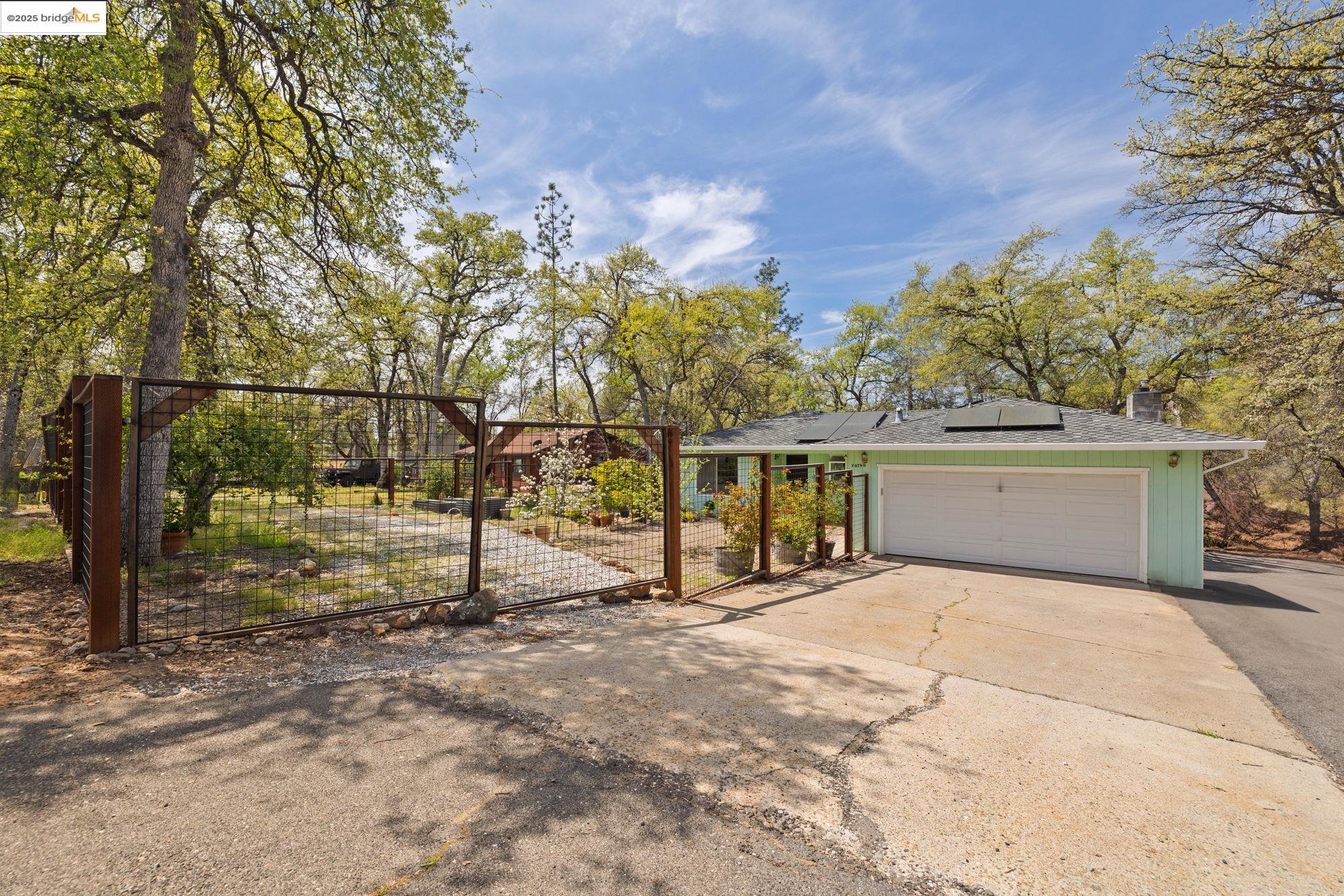 Detail Gallery Image 1 of 1 For 20780 Willow Springs Dr, Soulsbyville,  CA 95372 - 4 Beds | 2 Baths