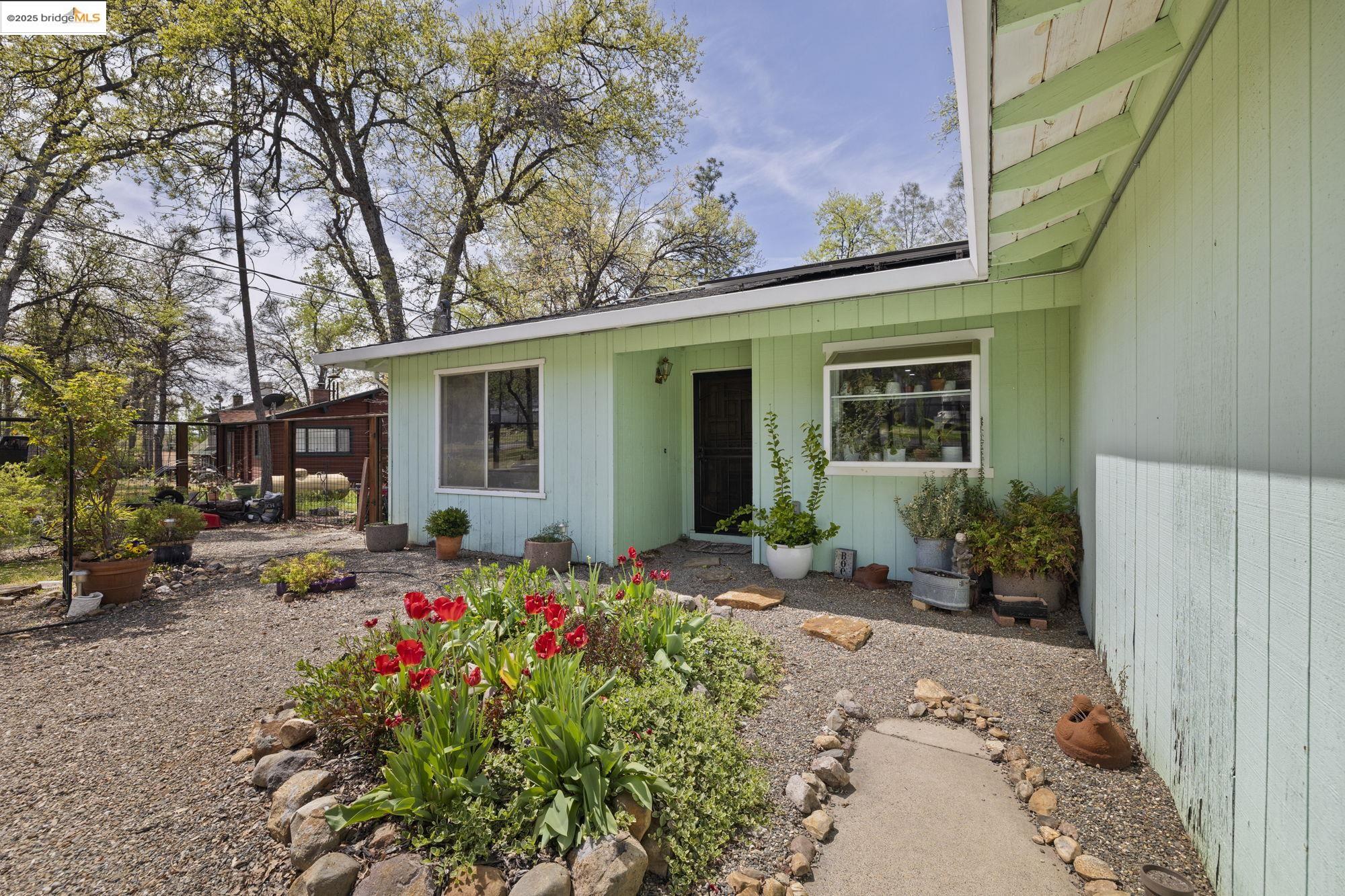 Detail Gallery Image 3 of 28 For 20780 Willow Springs Dr, Soulsbyville,  CA 95372 - 4 Beds | 2 Baths