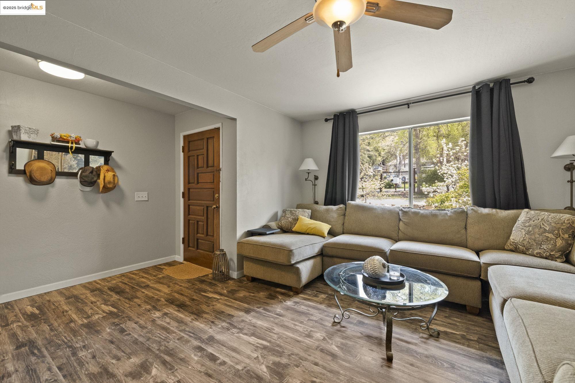 Detail Gallery Image 5 of 28 For 20780 Willow Springs Dr, Soulsbyville,  CA 95372 - 4 Beds | 2 Baths