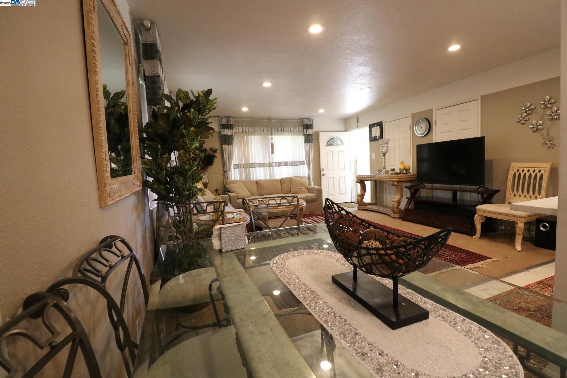 Detail Gallery Image 2 of 43 For 812 Island Drive, Alameda,  CA 94502 - – Beds | – Baths