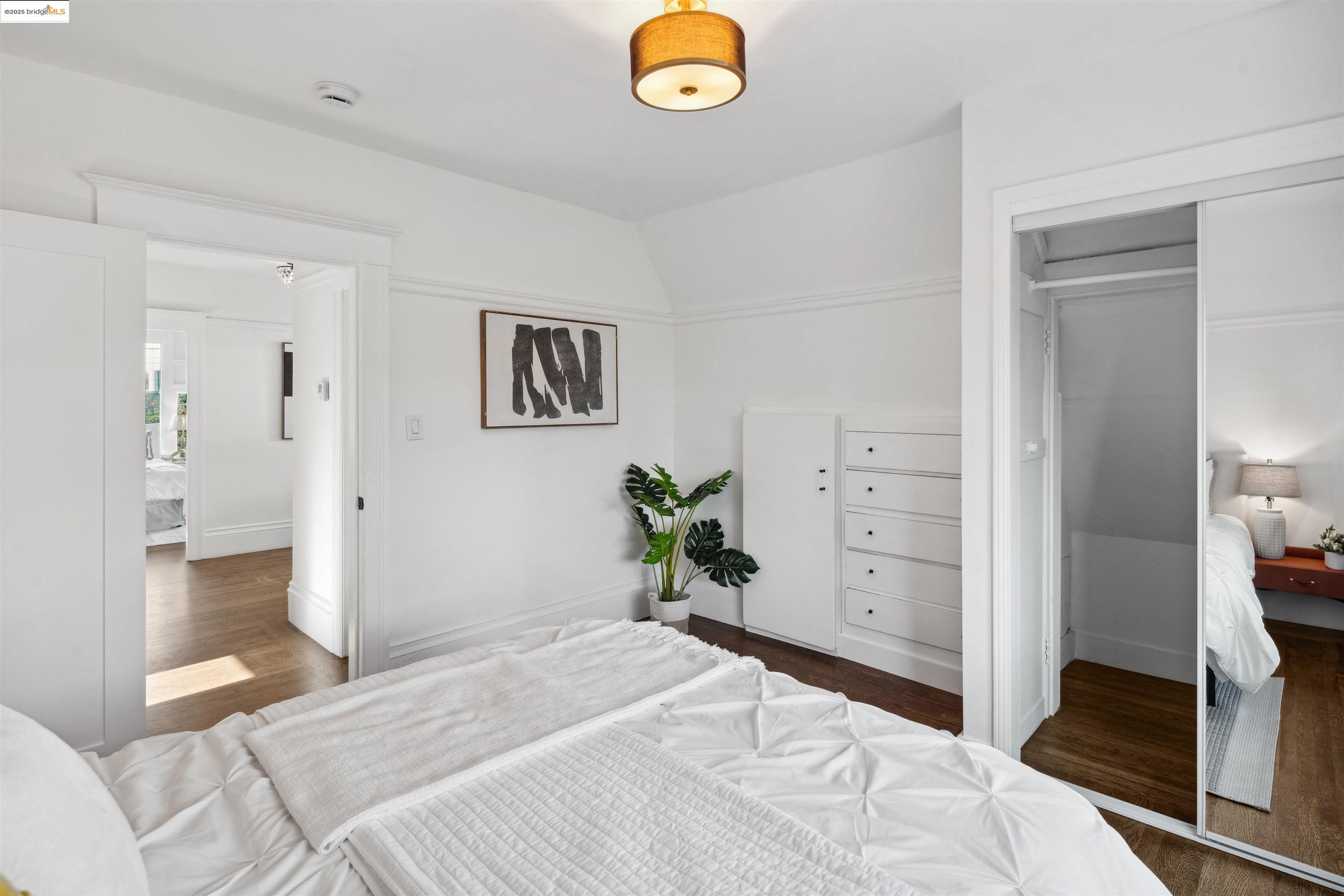 property-img