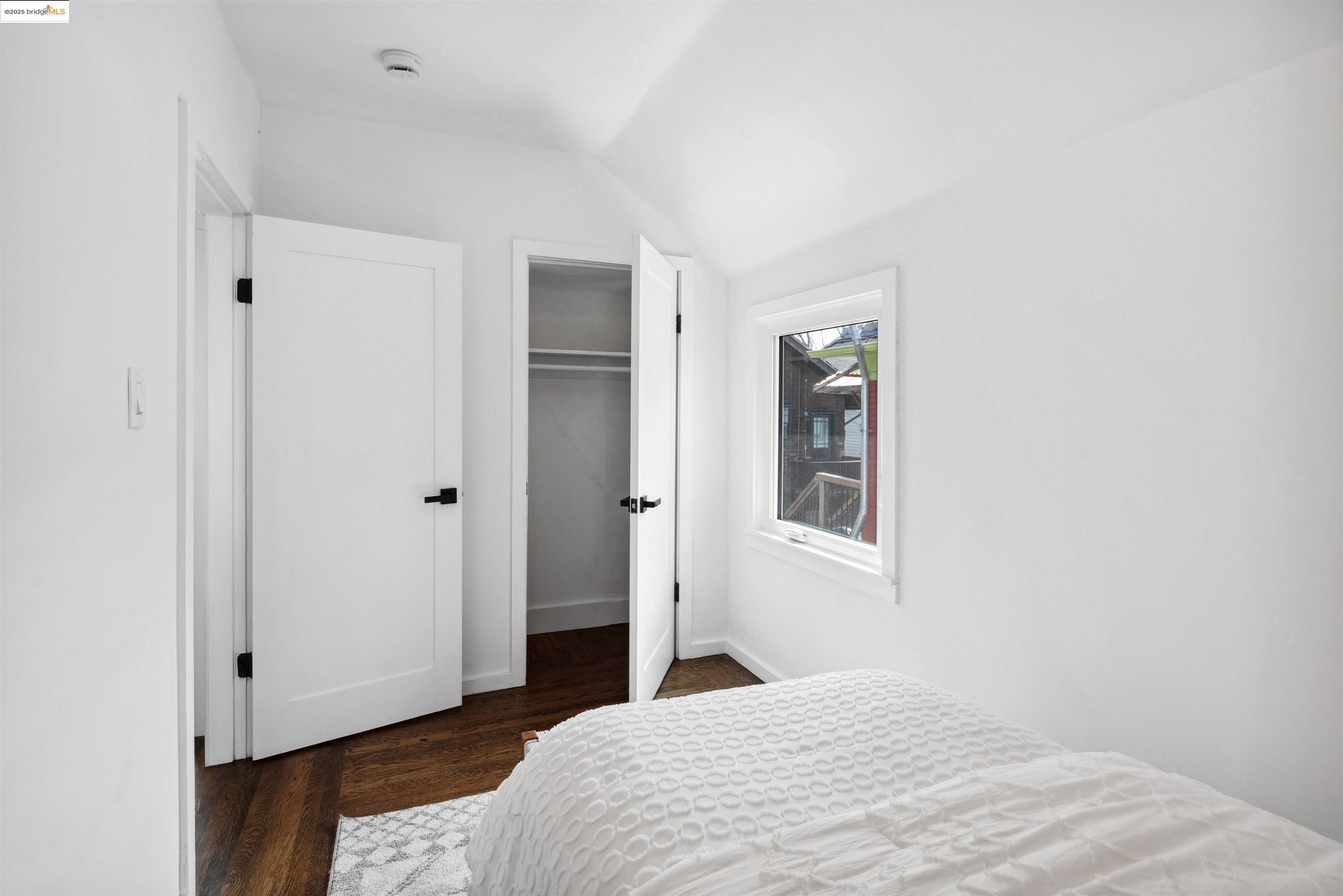 property-img