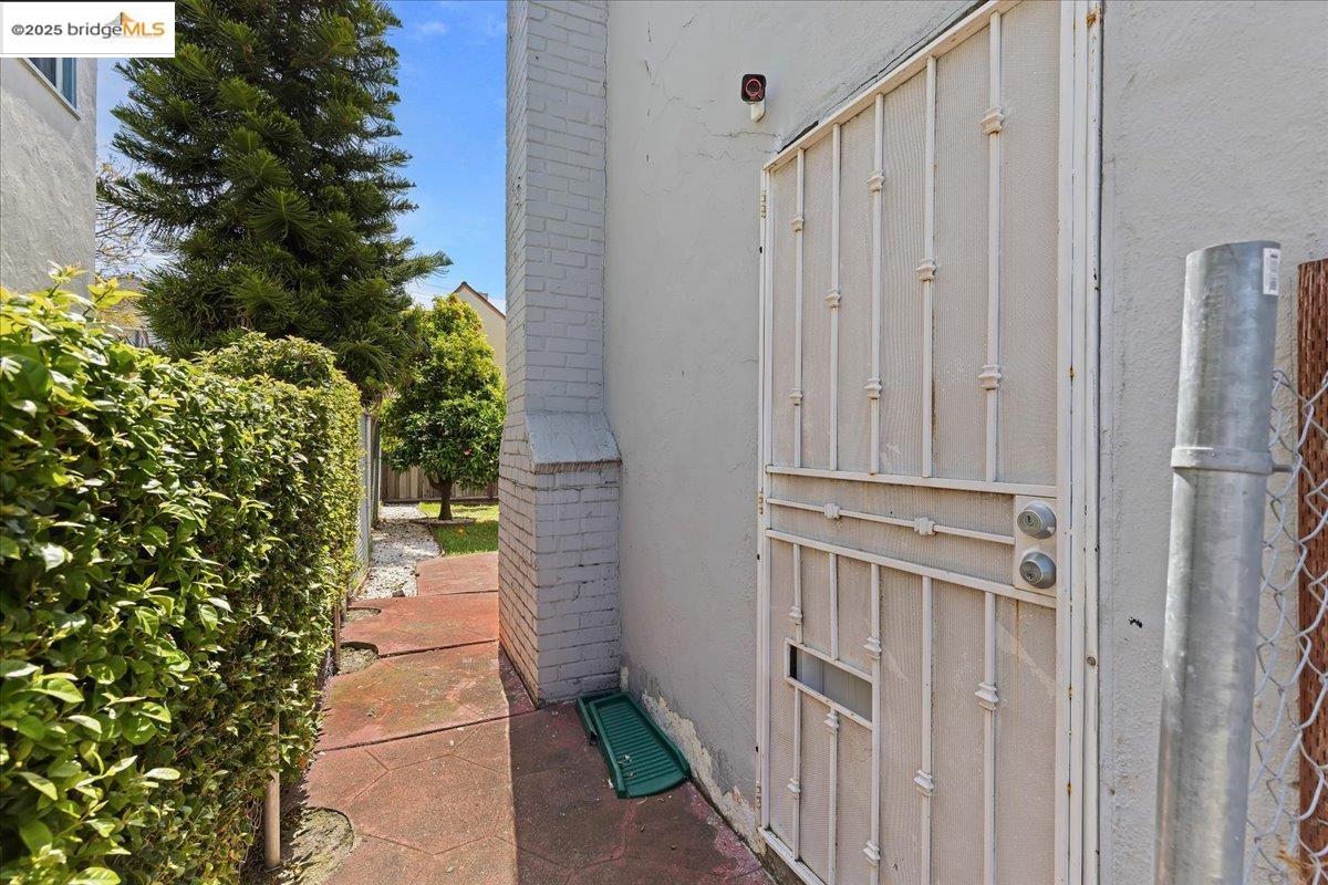 1576 76Th Ave, Oakland, California 94621, 2 Bedrooms Bedrooms, 6 Rooms Rooms,1 BathroomBathrooms,Residential,For Sale,1576 76Th Ave,41093560