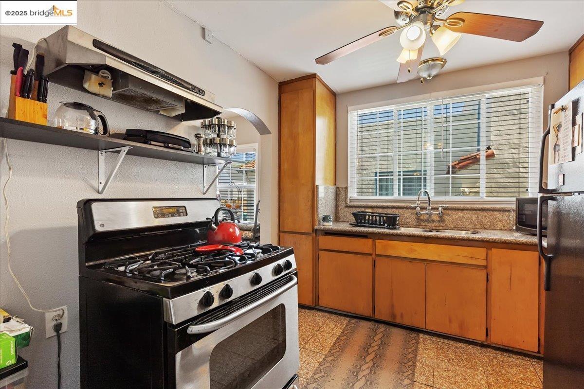1576 76Th Ave, Oakland, California 94621, 2 Bedrooms Bedrooms, 6 Rooms Rooms,1 BathroomBathrooms,Residential,For Sale,1576 76Th Ave,41093560