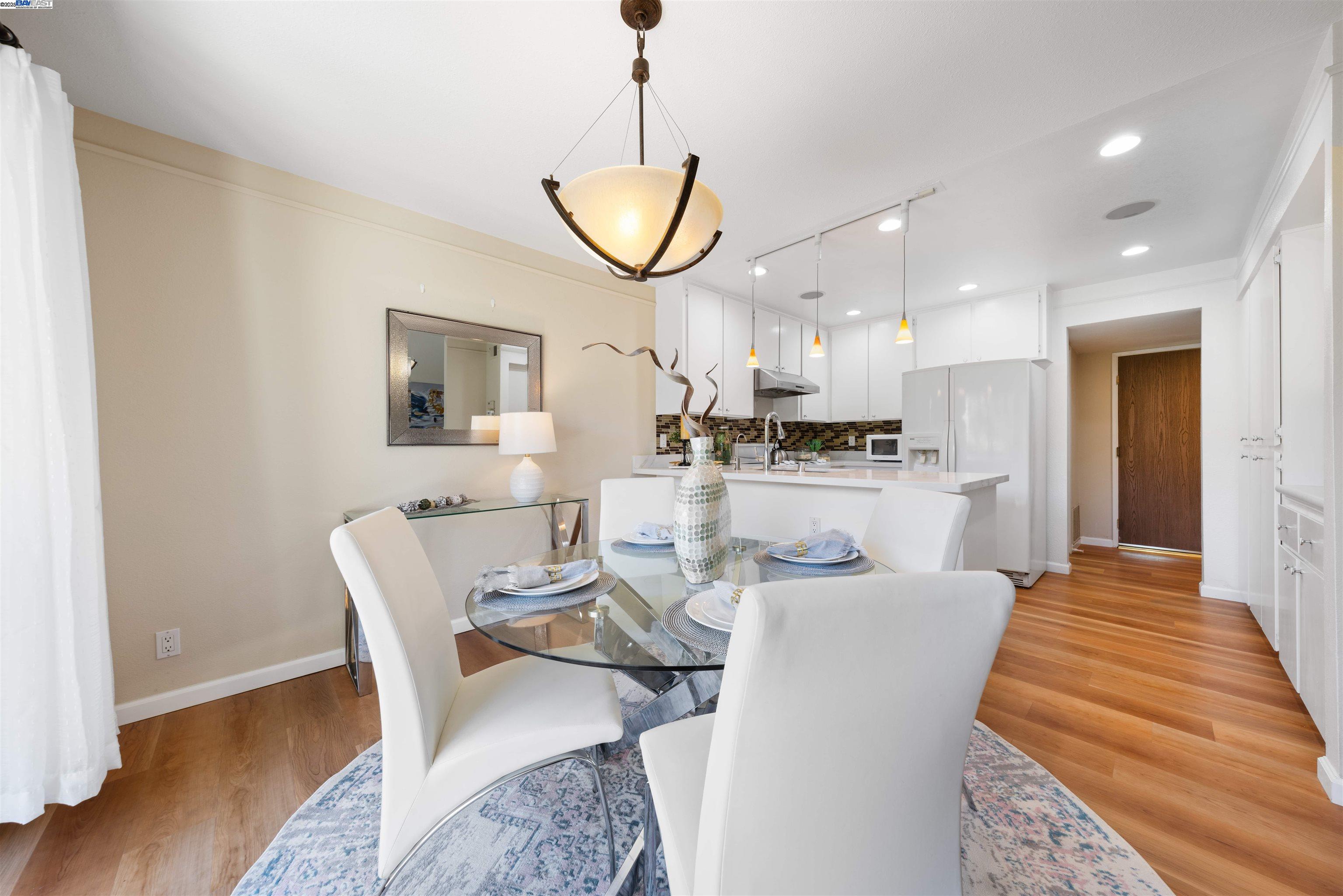 Detail Gallery Image 4 of 24 For 5446 Colony Field Dr, San Jose,  CA 95123 - 3 Beds | 2 Baths