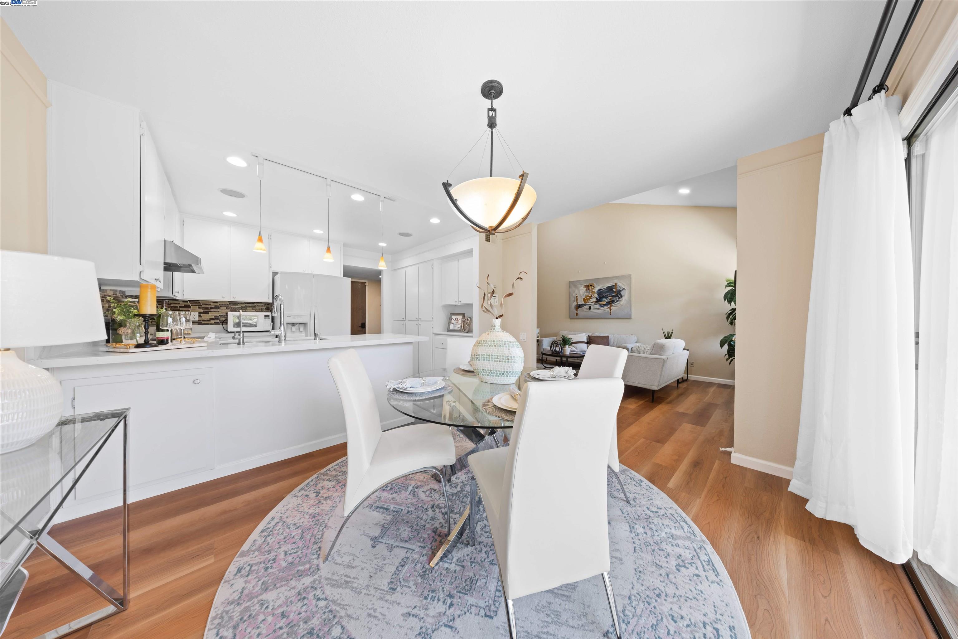 Detail Gallery Image 6 of 24 For 5446 Colony Field Dr, San Jose,  CA 95123 - 3 Beds | 2 Baths