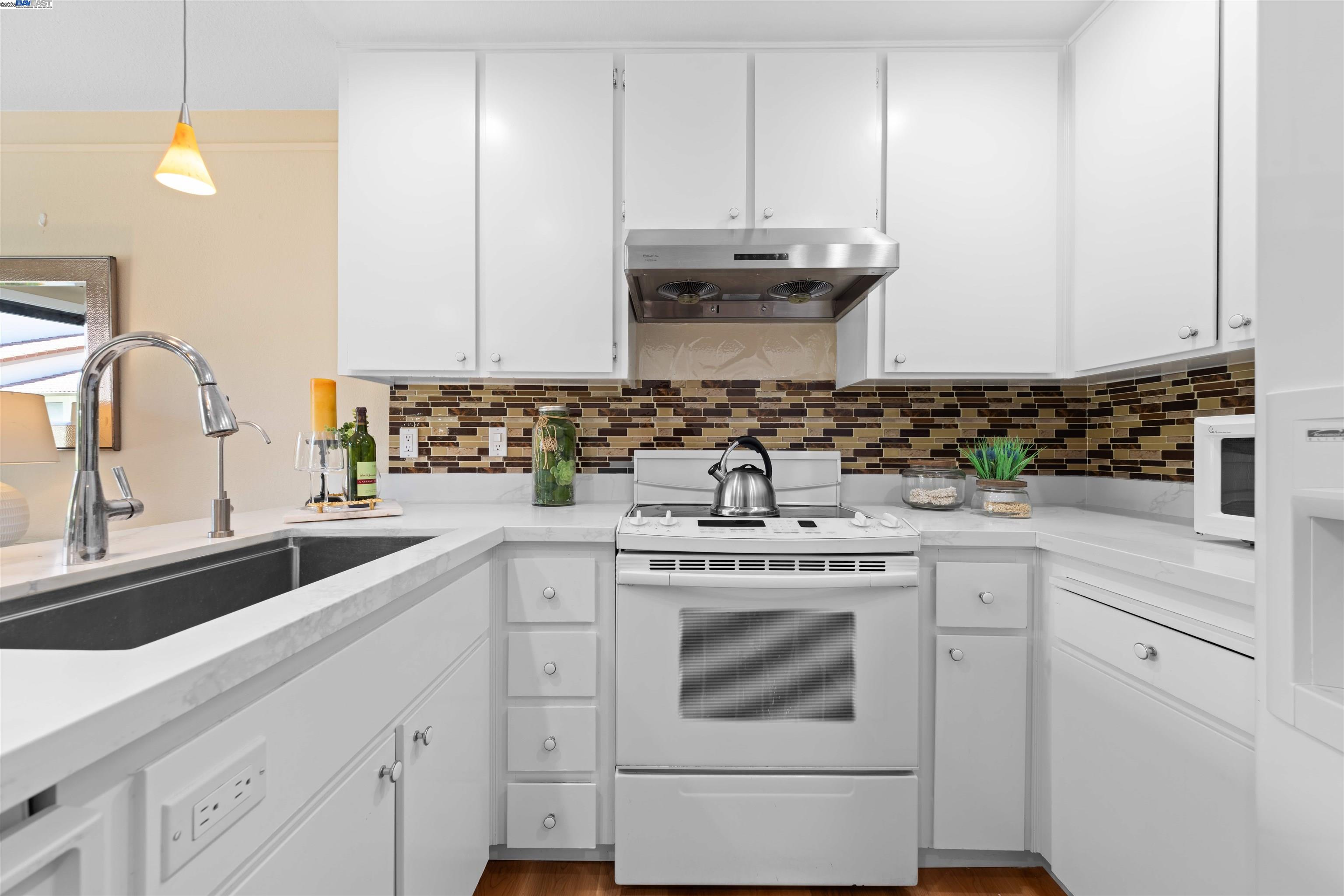 Detail Gallery Image 7 of 24 For 5446 Colony Field Dr, San Jose,  CA 95123 - 3 Beds | 2 Baths