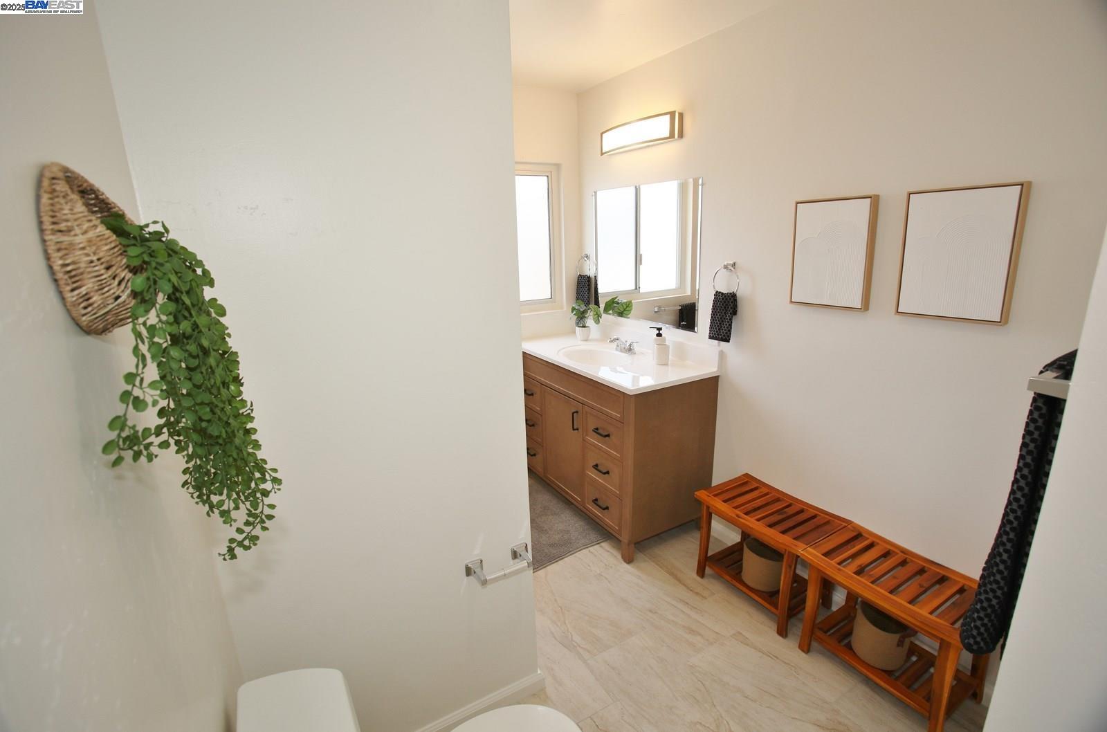 2026 Marina Ct, San Leandro, California 94577, 3 Bedrooms Bedrooms, 7 Rooms Rooms,2 BathroomsBathrooms,Residential,For Sale,2026 Marina Ct,41093565