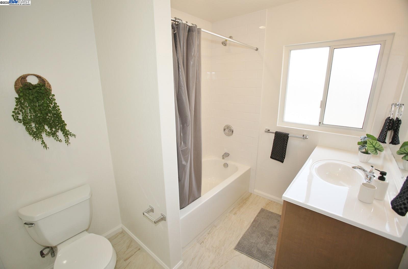 2026 Marina Ct, San Leandro, California 94577, 3 Bedrooms Bedrooms, 7 Rooms Rooms,2 BathroomsBathrooms,Residential,For Sale,2026 Marina Ct,41093565